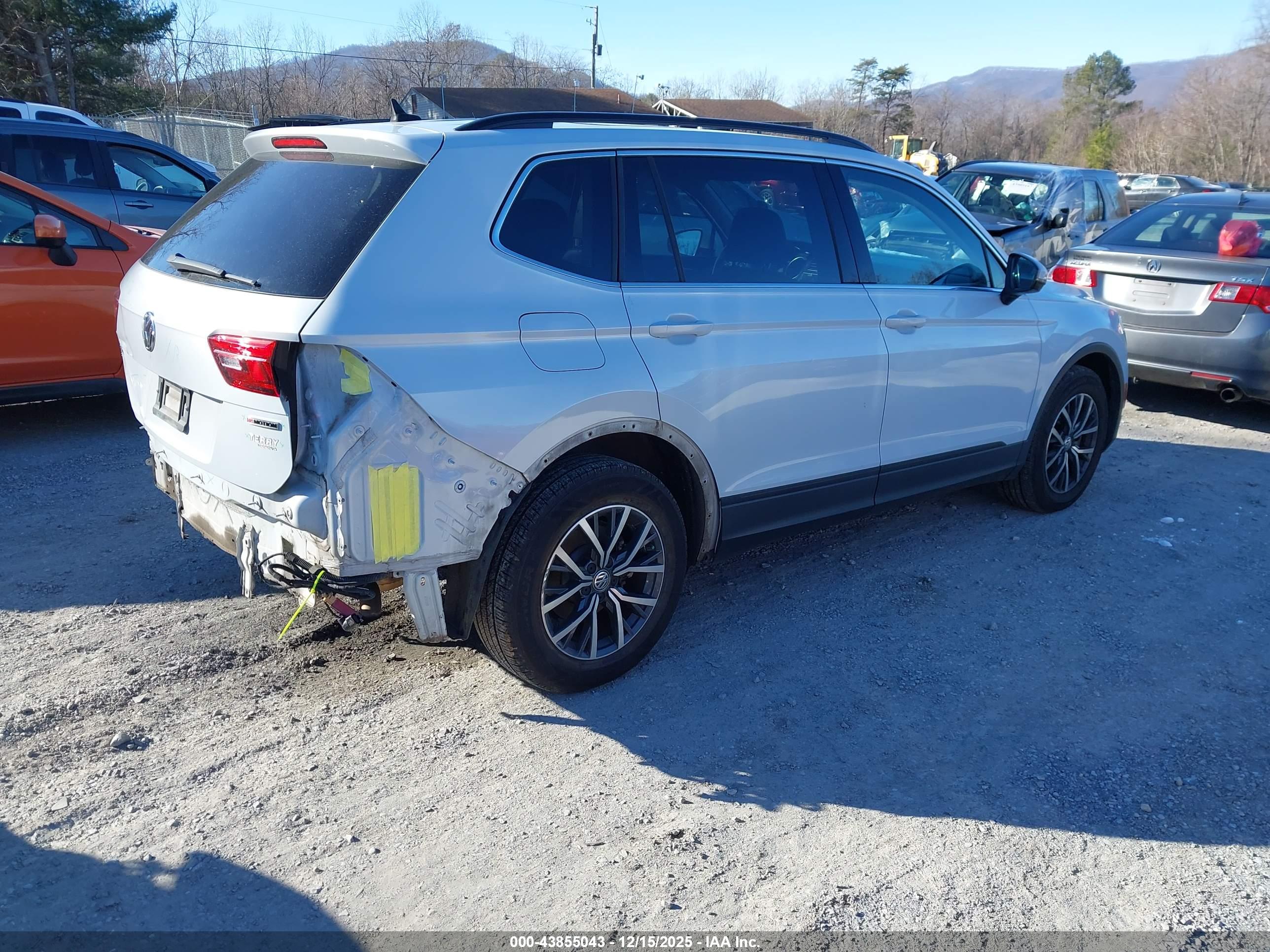 VOLKSWAGEN TIGUAN image 4