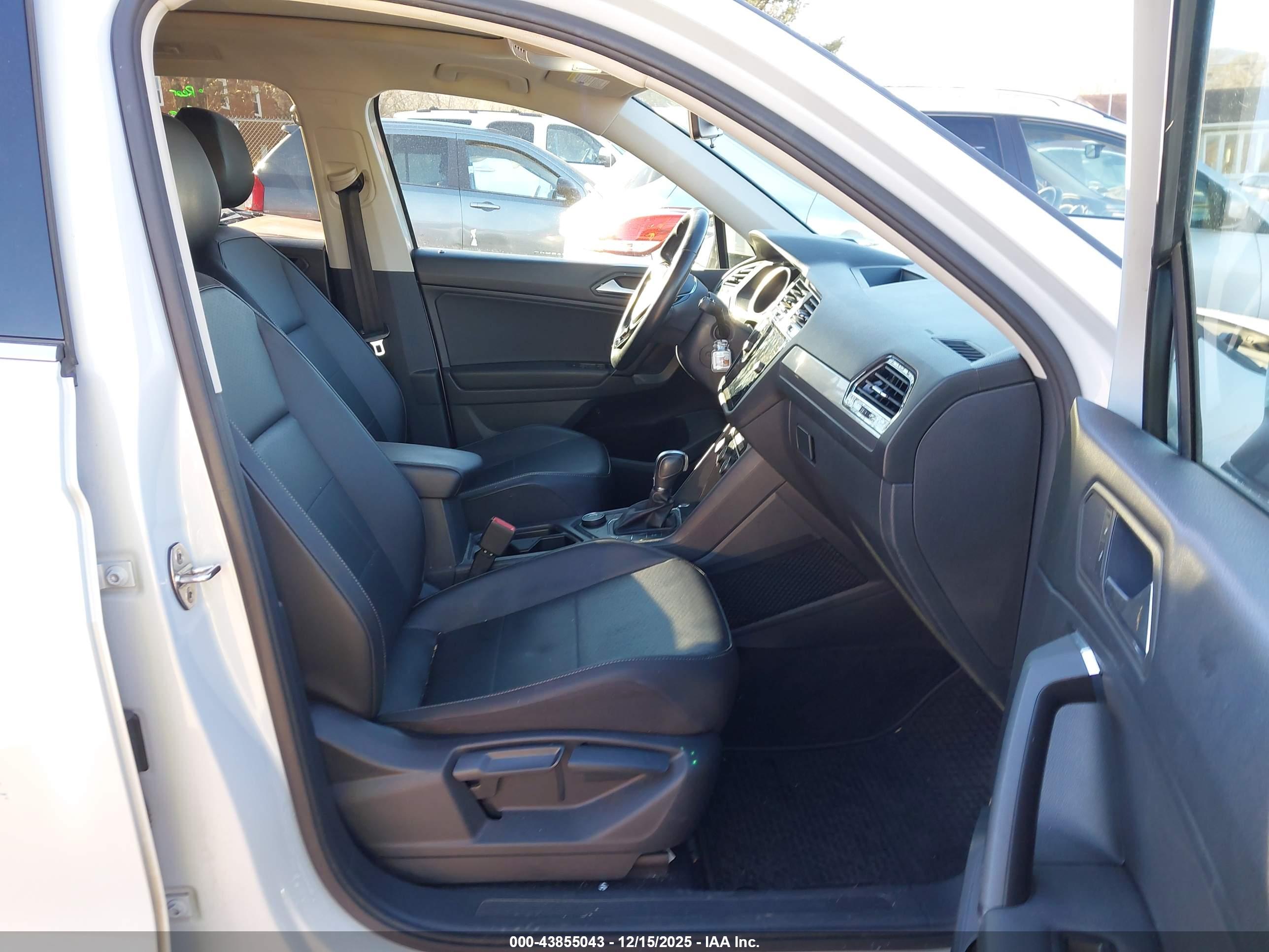 VOLKSWAGEN TIGUAN image 5