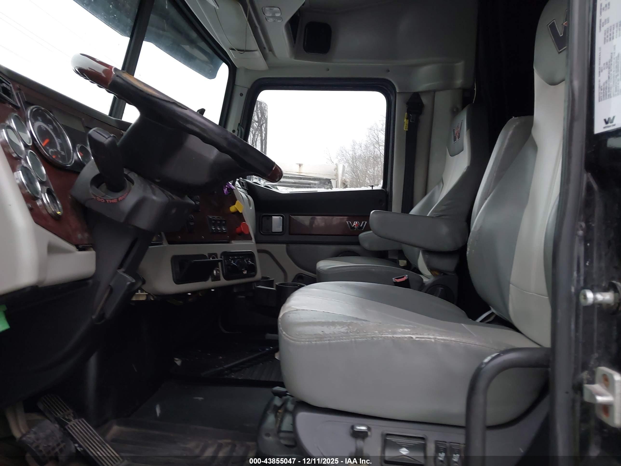 WESTERN STAR image 8
