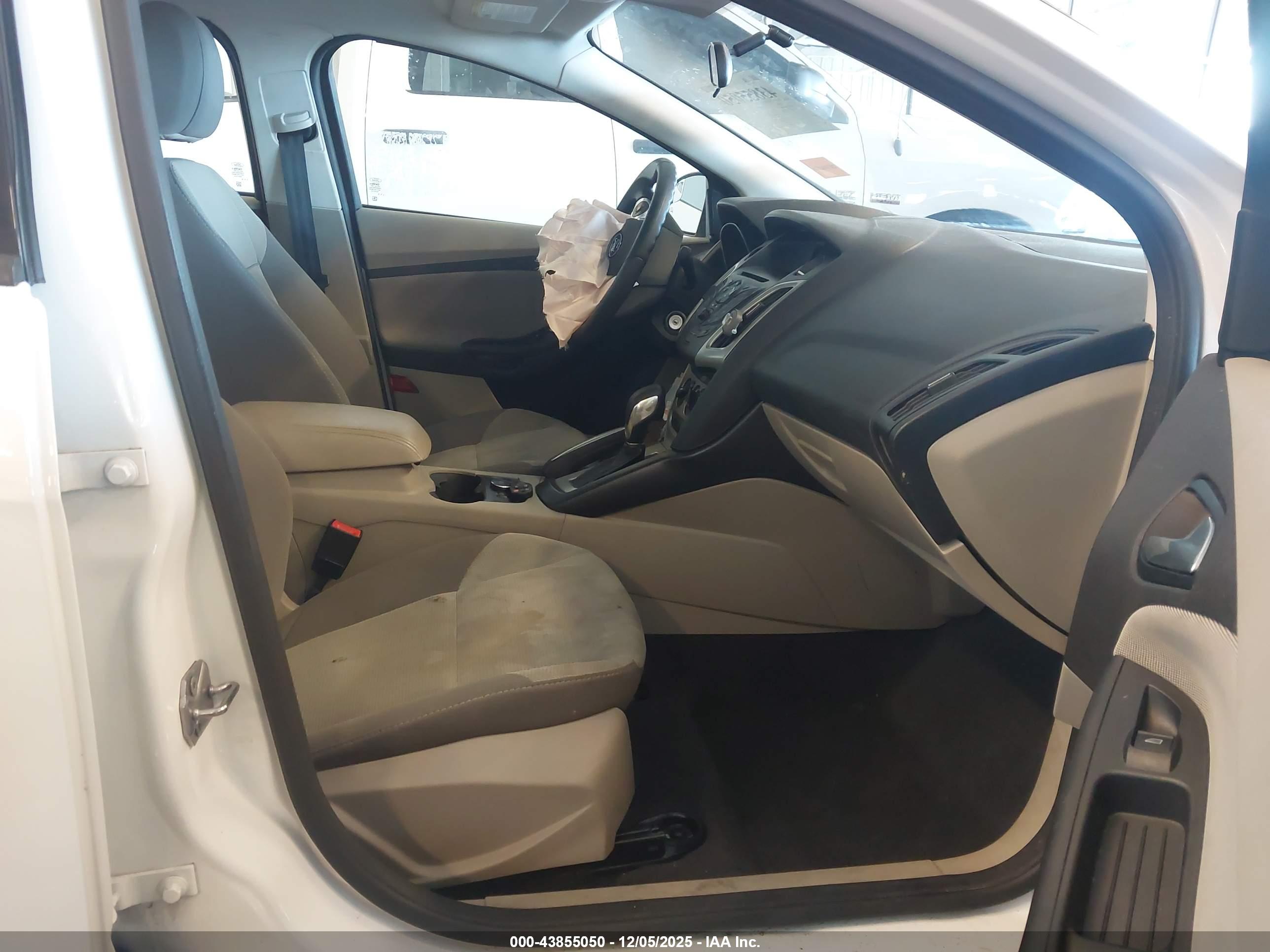 FORD FOCUS image 5