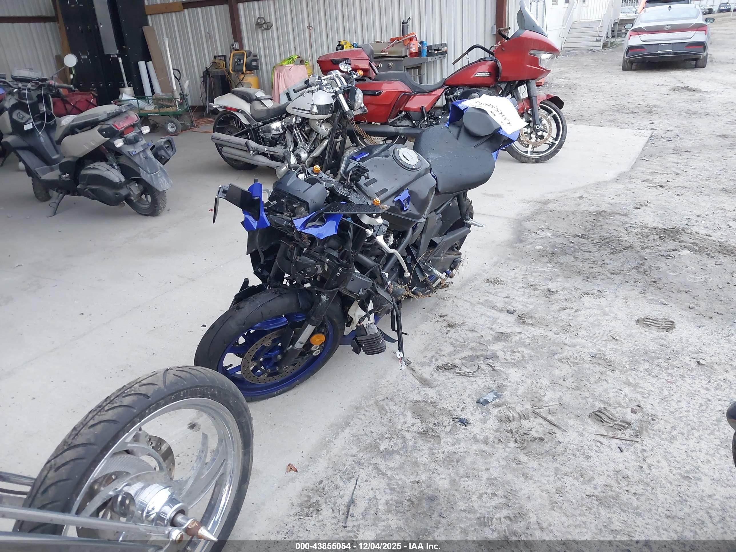 YAMAHA YZFR7 image 2