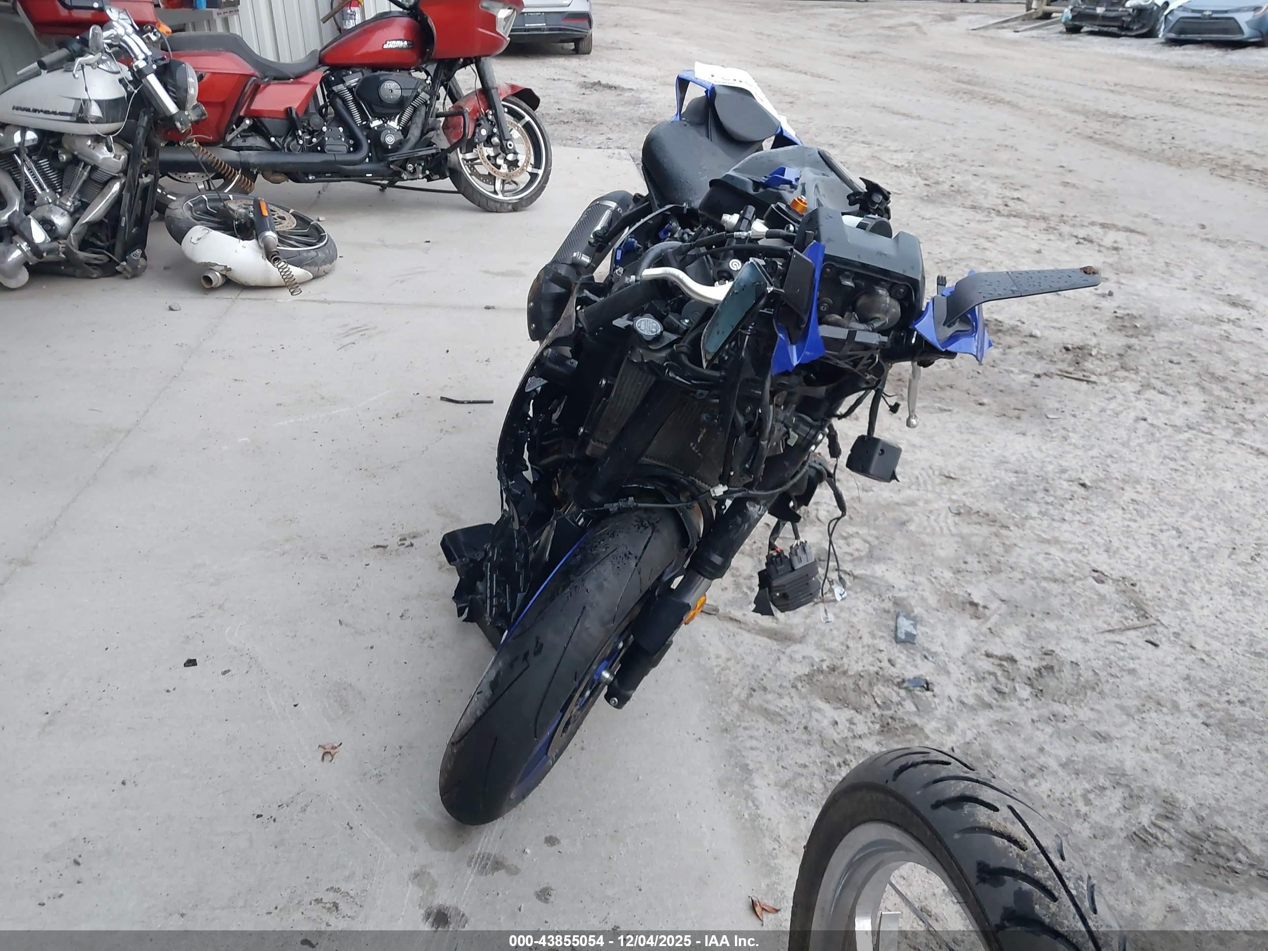 YAMAHA YZFR7 image 5