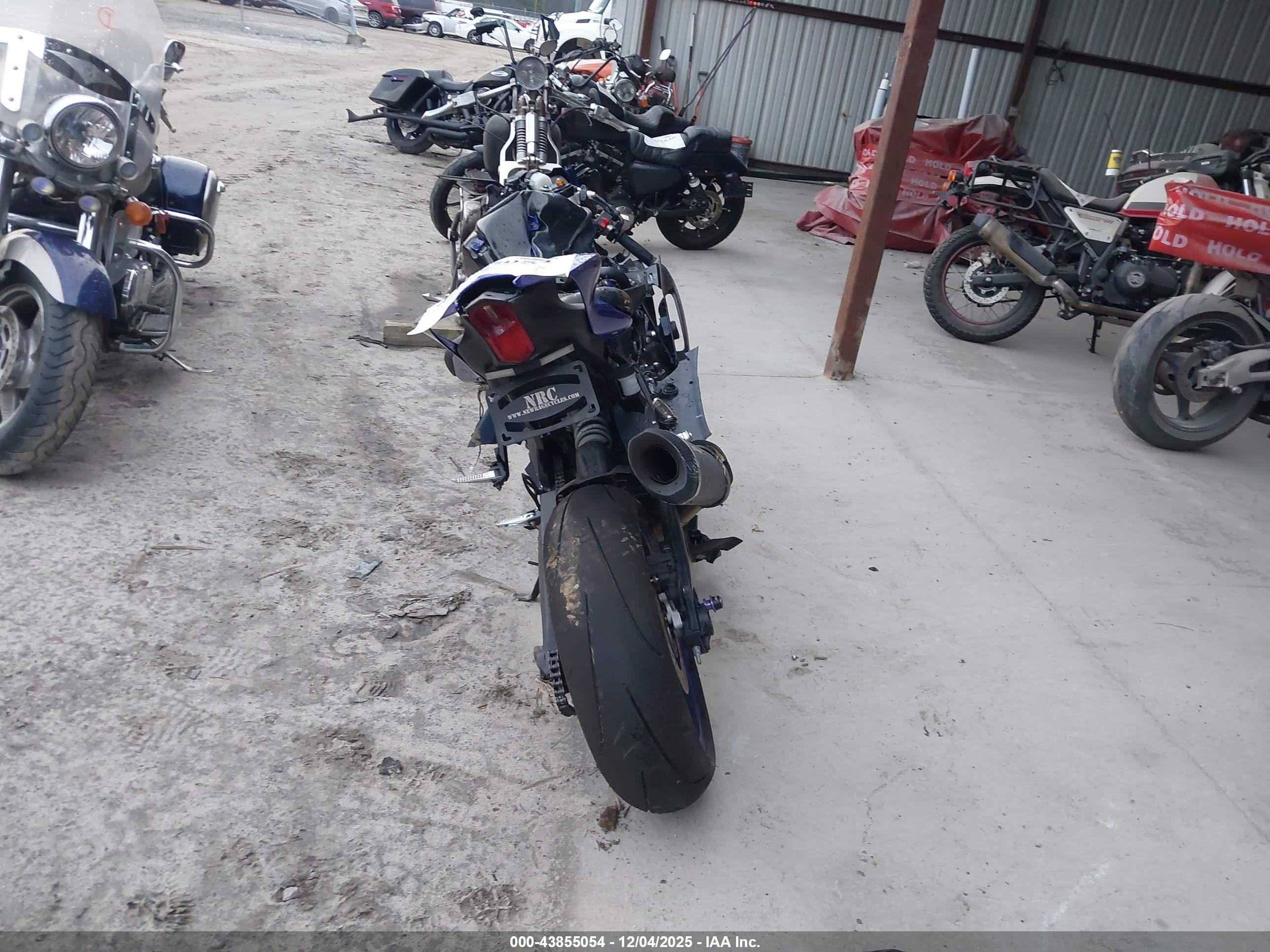 YAMAHA YZFR7 image 6