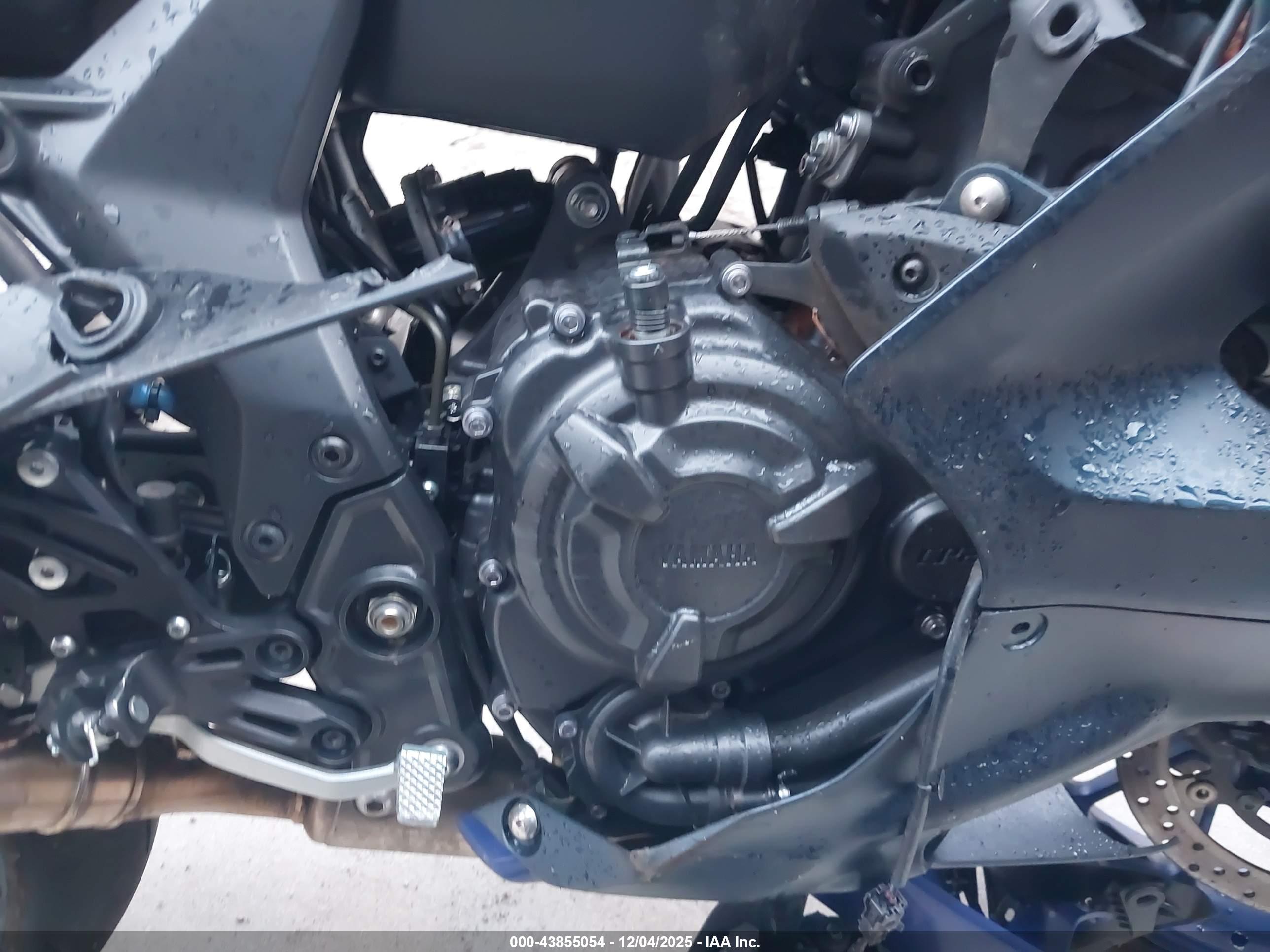YAMAHA YZFR7 image 8