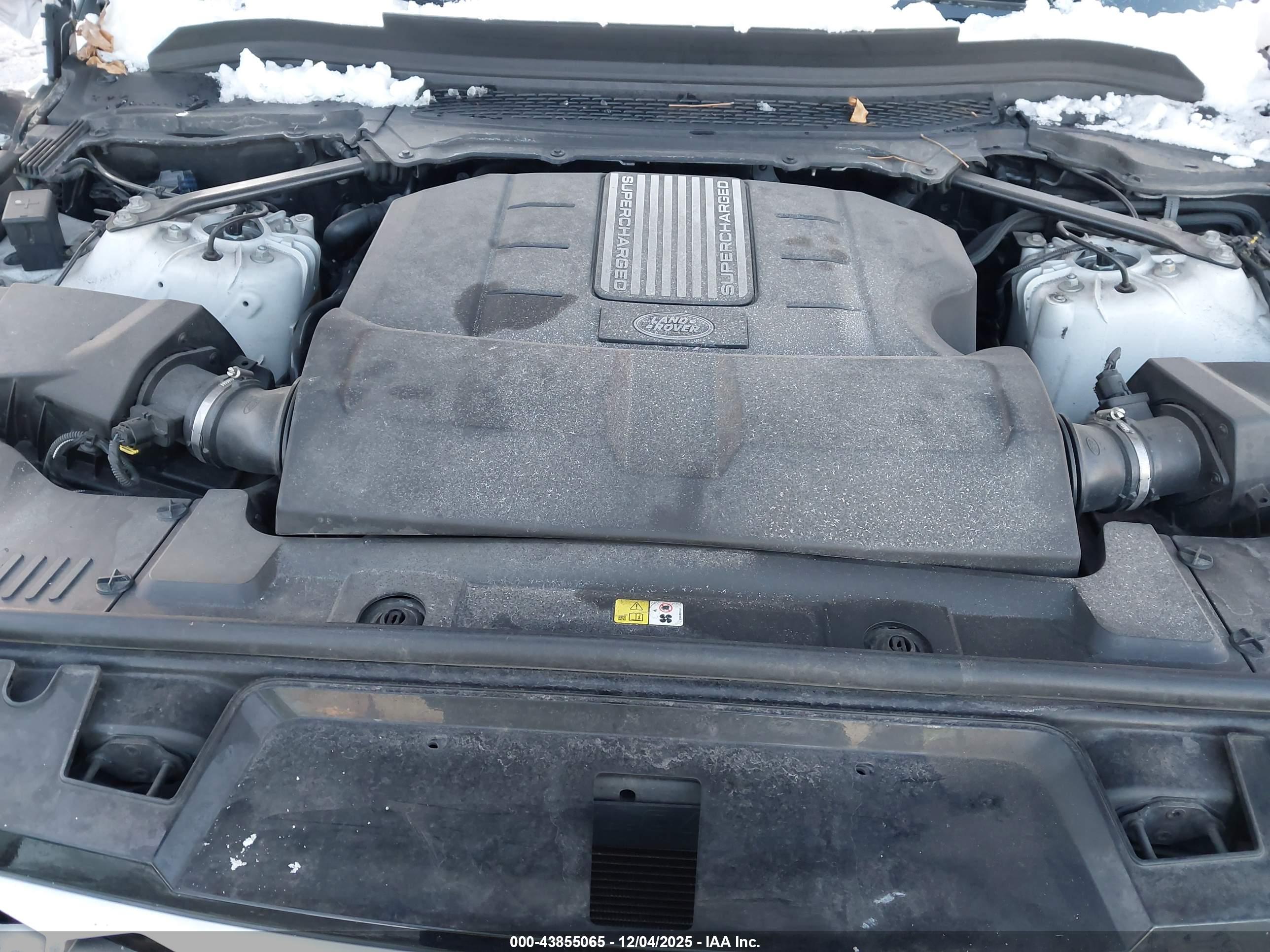 LAND ROVER image 10