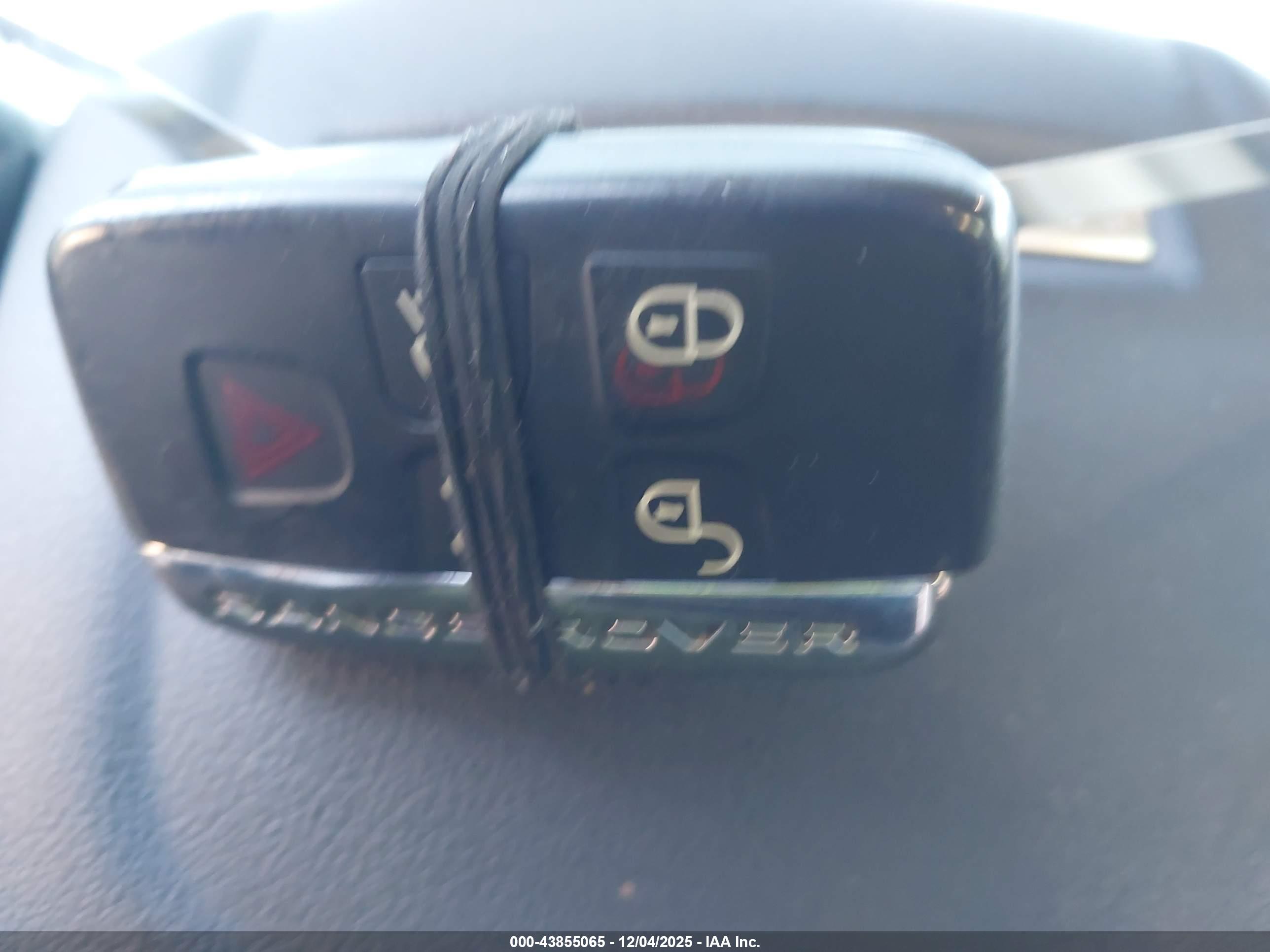 LAND ROVER image 11