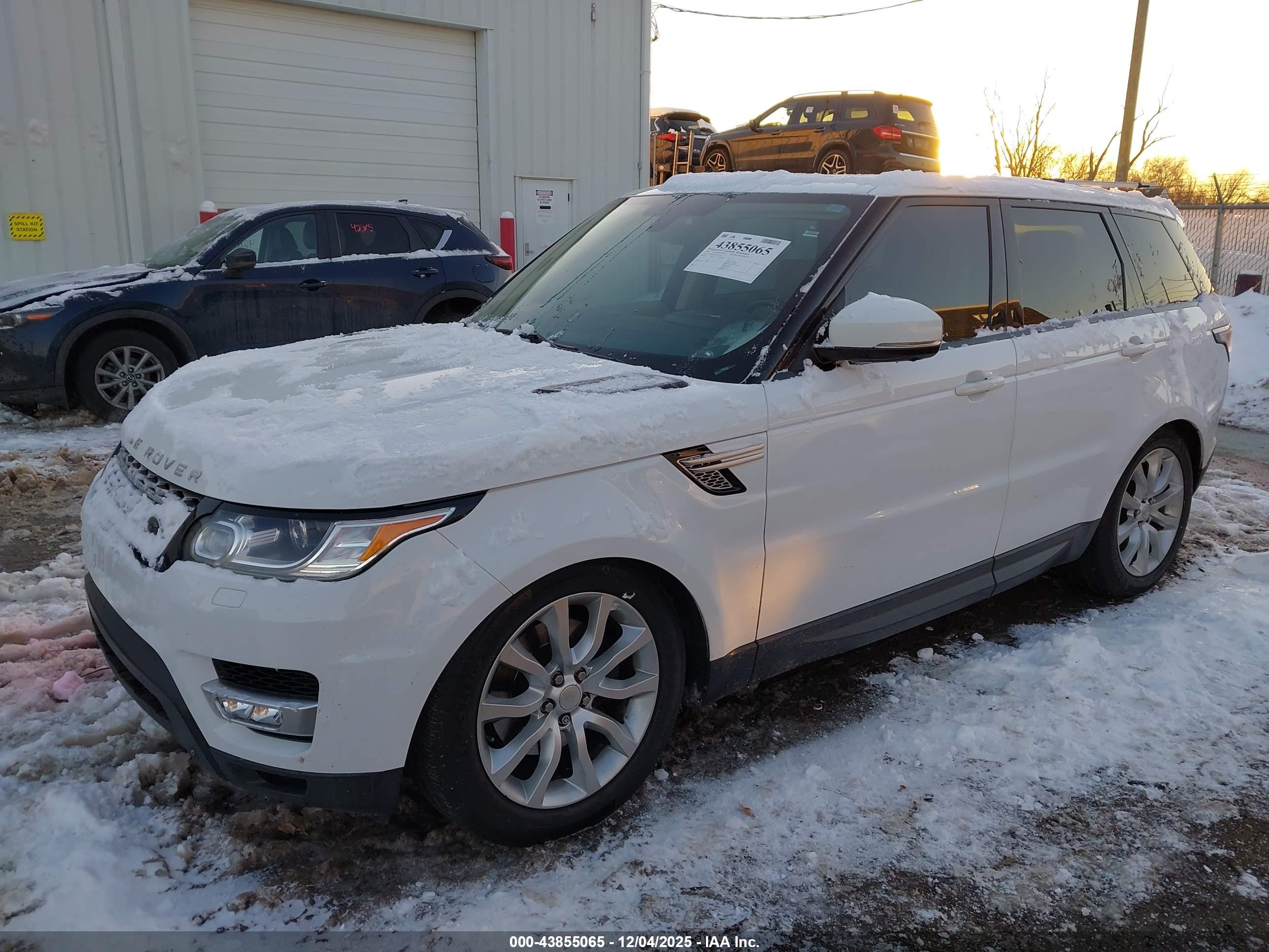 LAND ROVER image 2