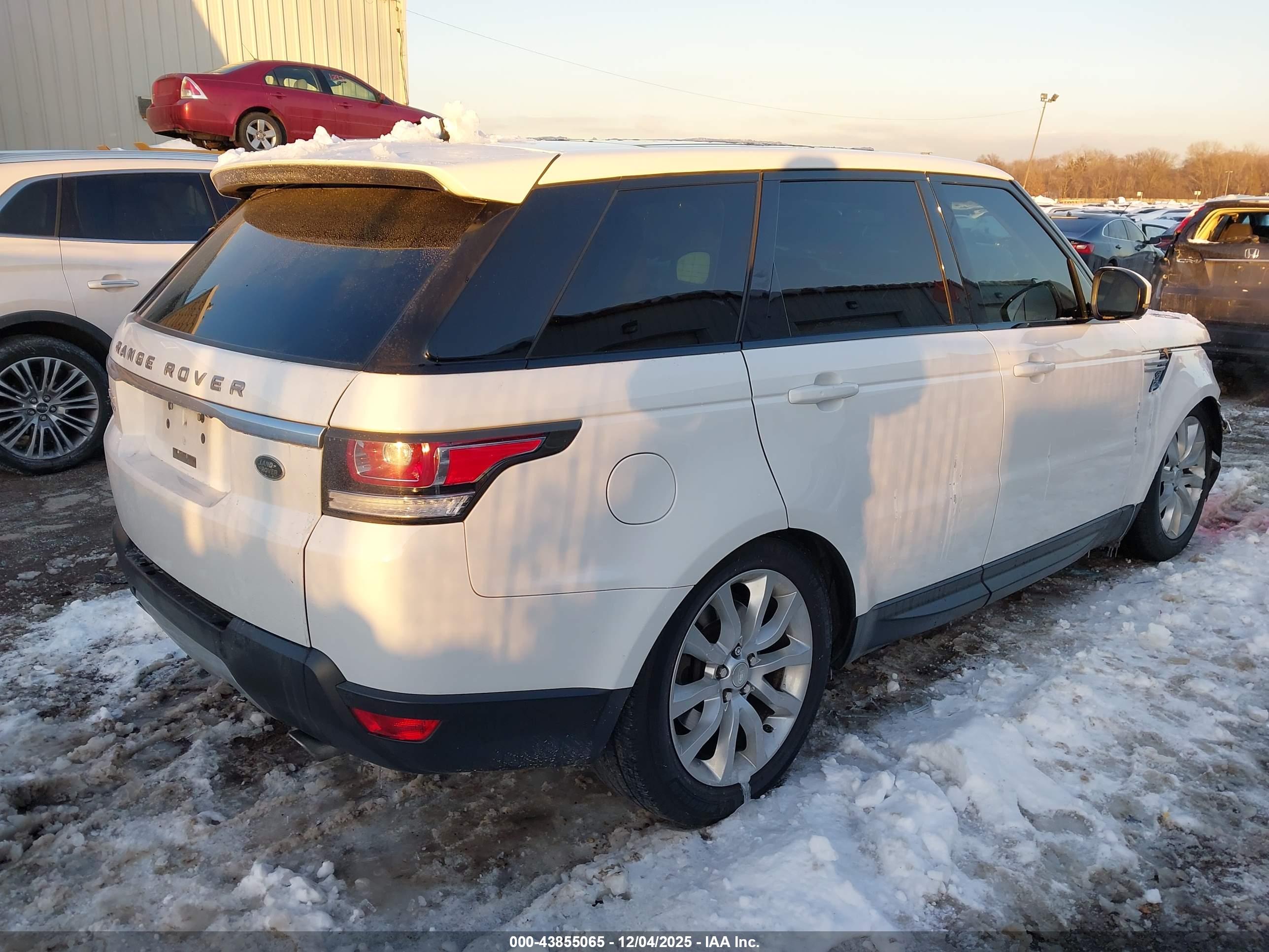 LAND ROVER image 4
