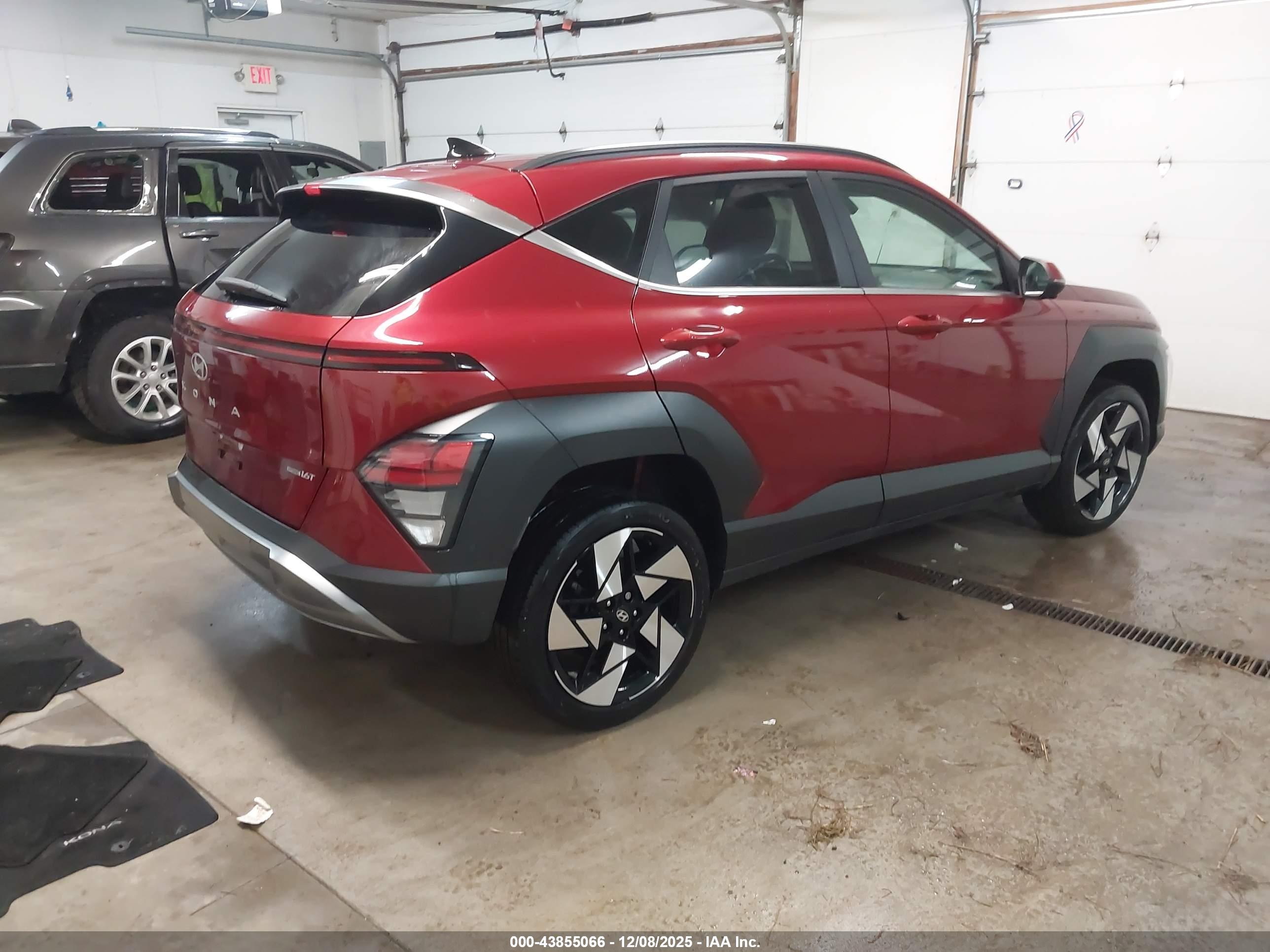 HYUNDAI KONA image 4