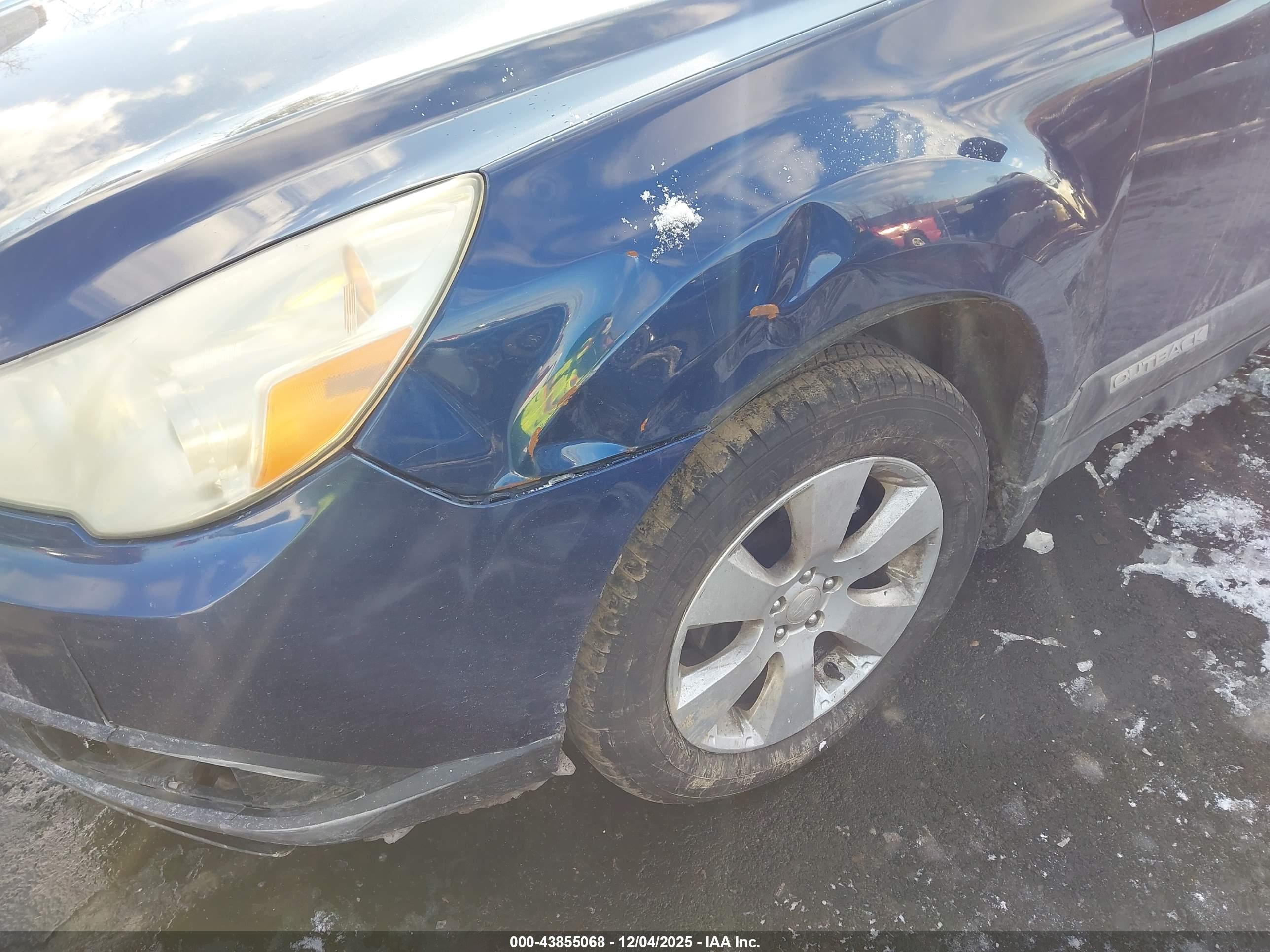 SUBARU OUTBACK image 6