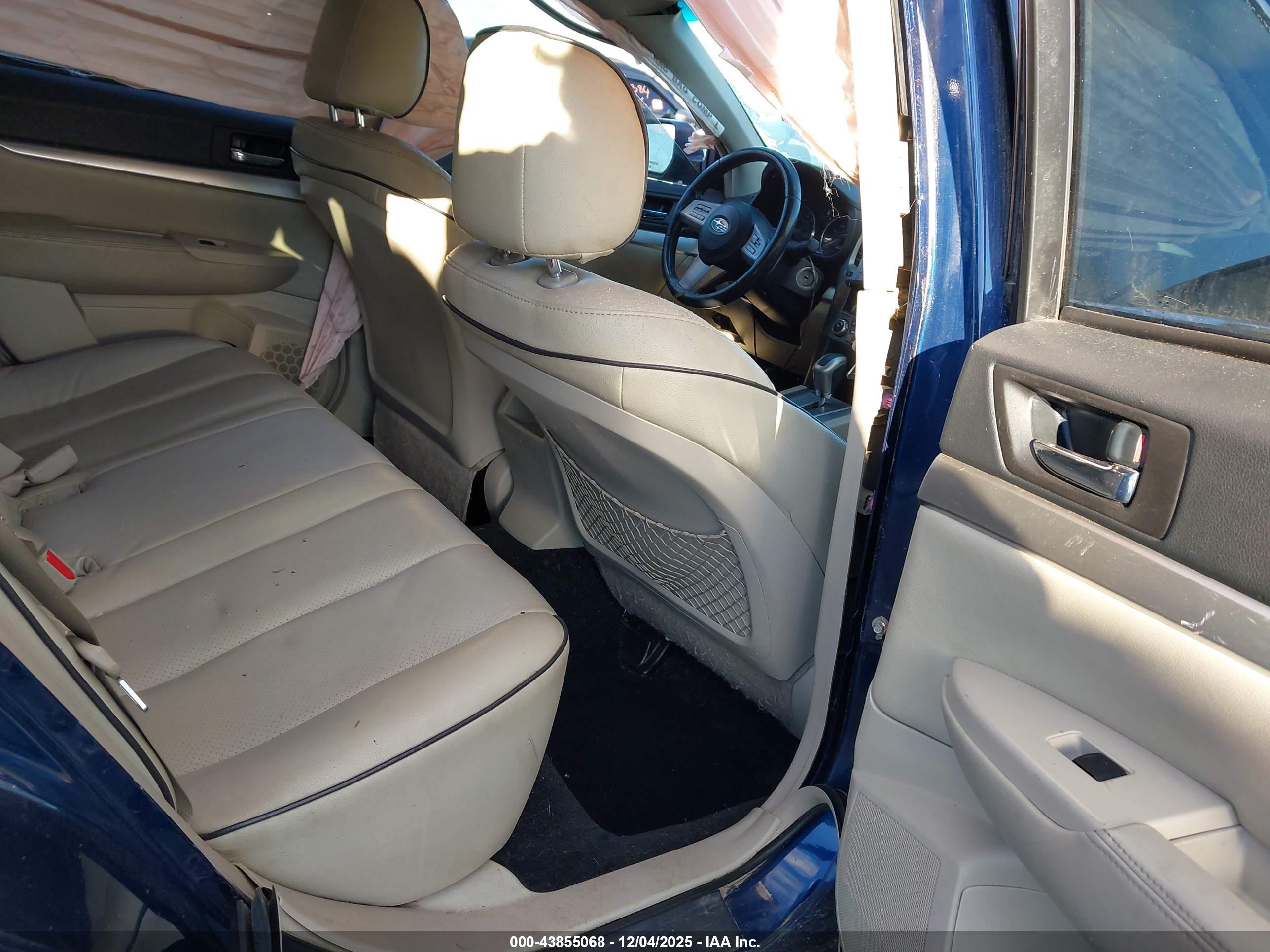 SUBARU OUTBACK image 8