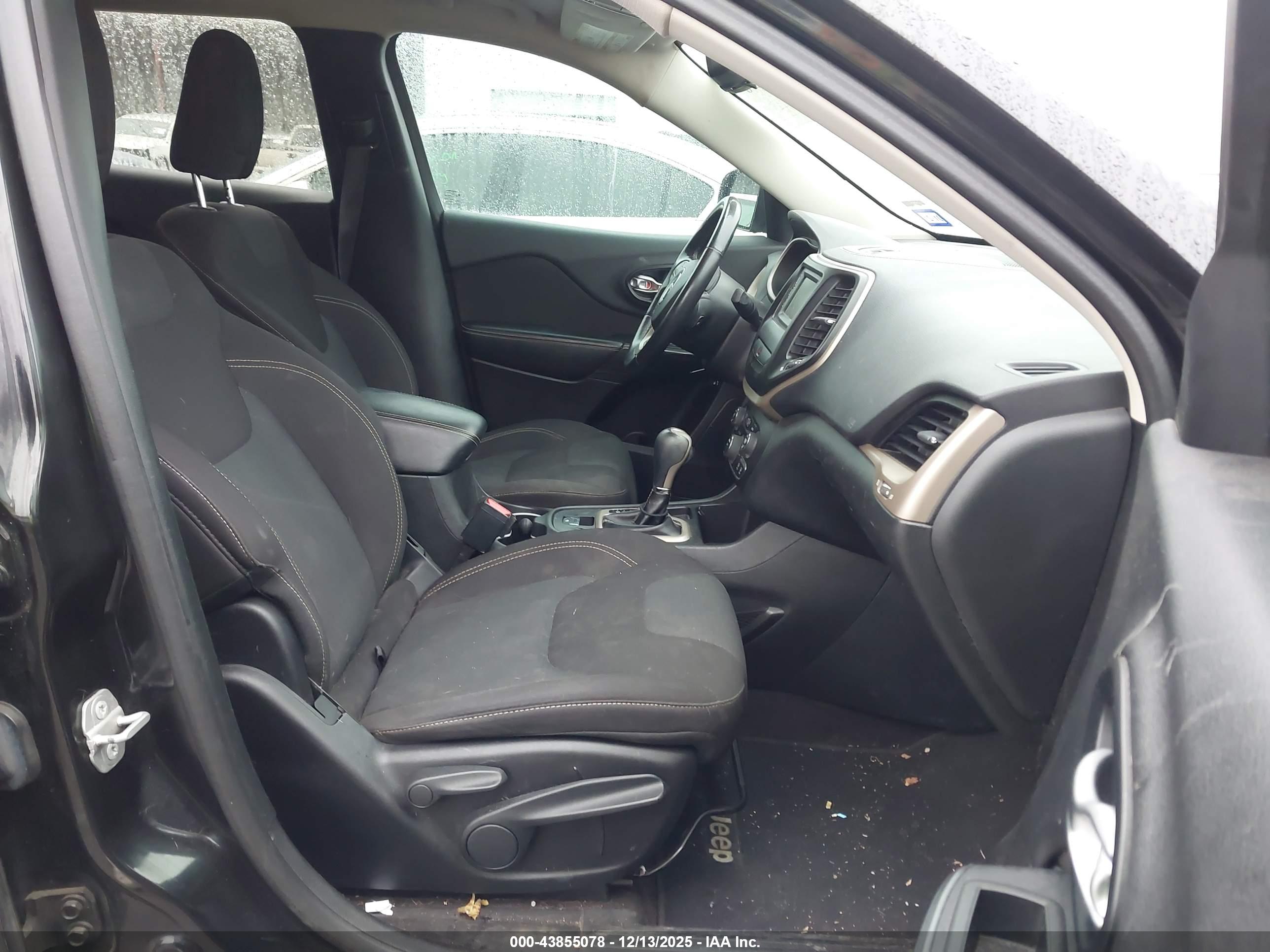 JEEP CHEROKEE image 5
