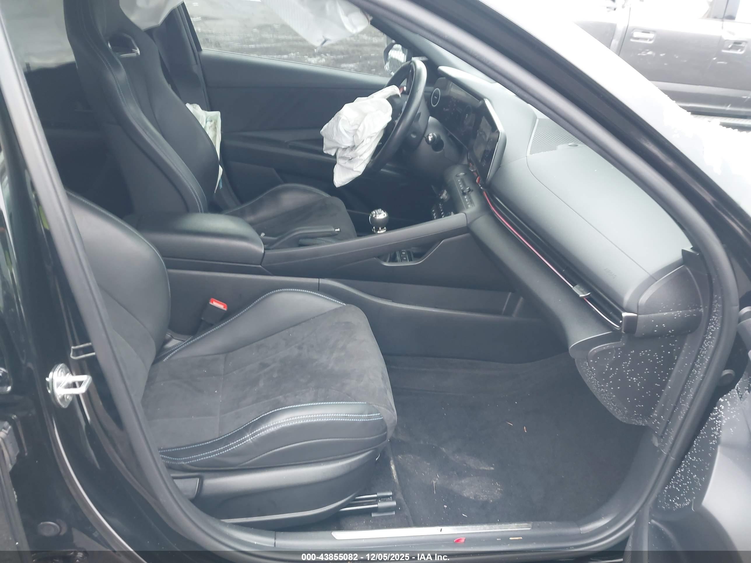 HYUNDAI ELANTRA image 5