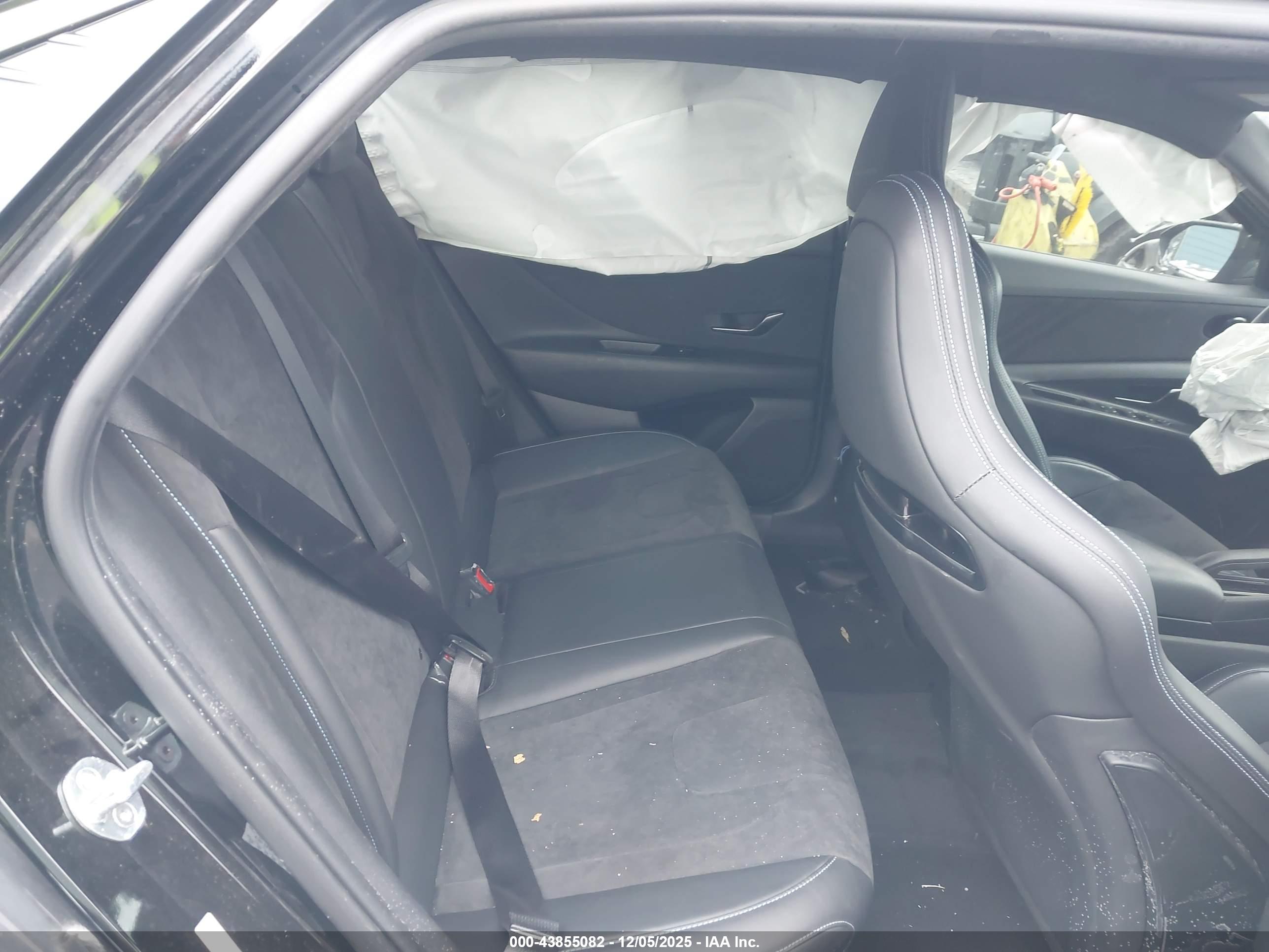 HYUNDAI ELANTRA image 8