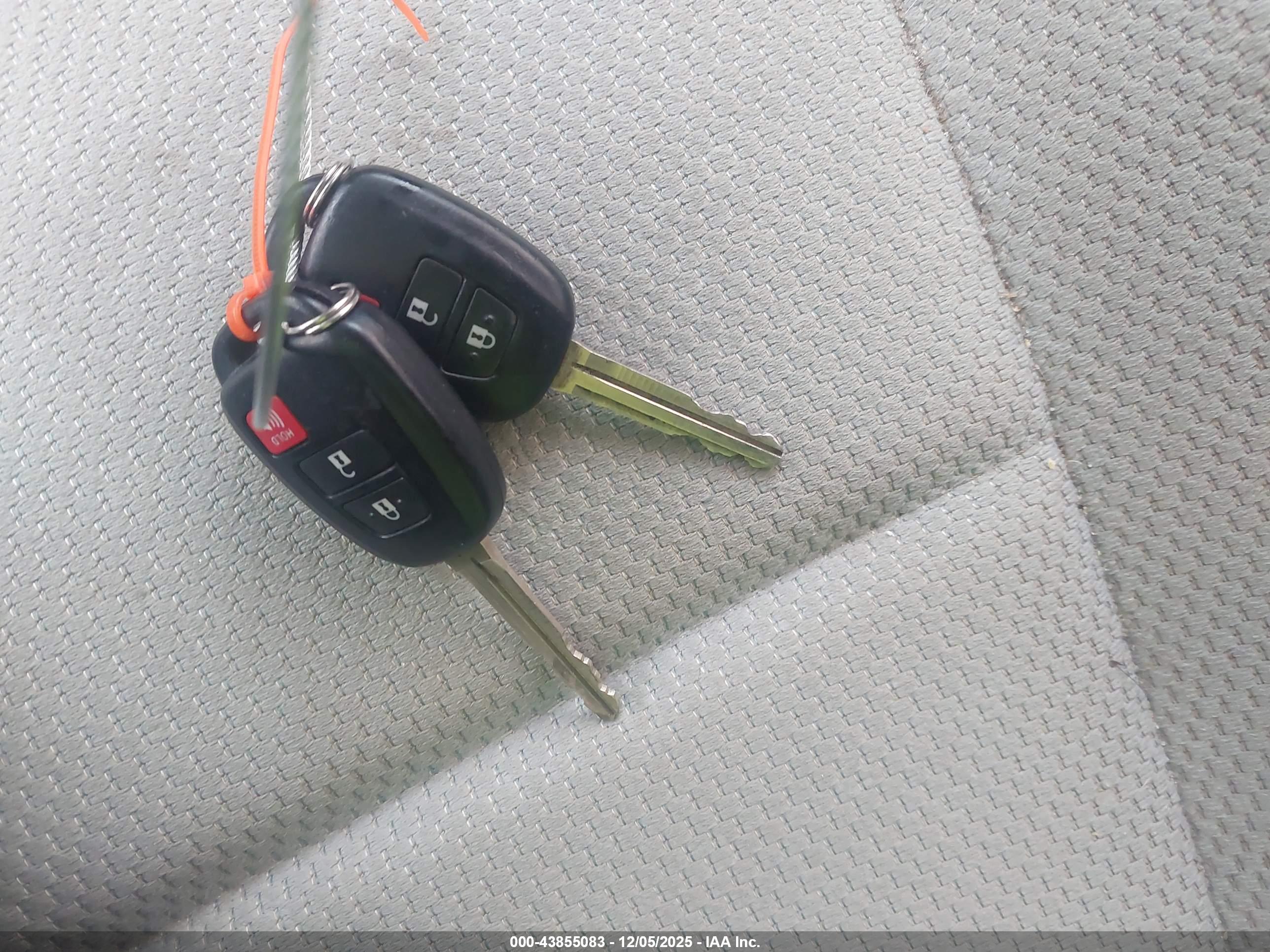 TOYOTA PRIUS image 11