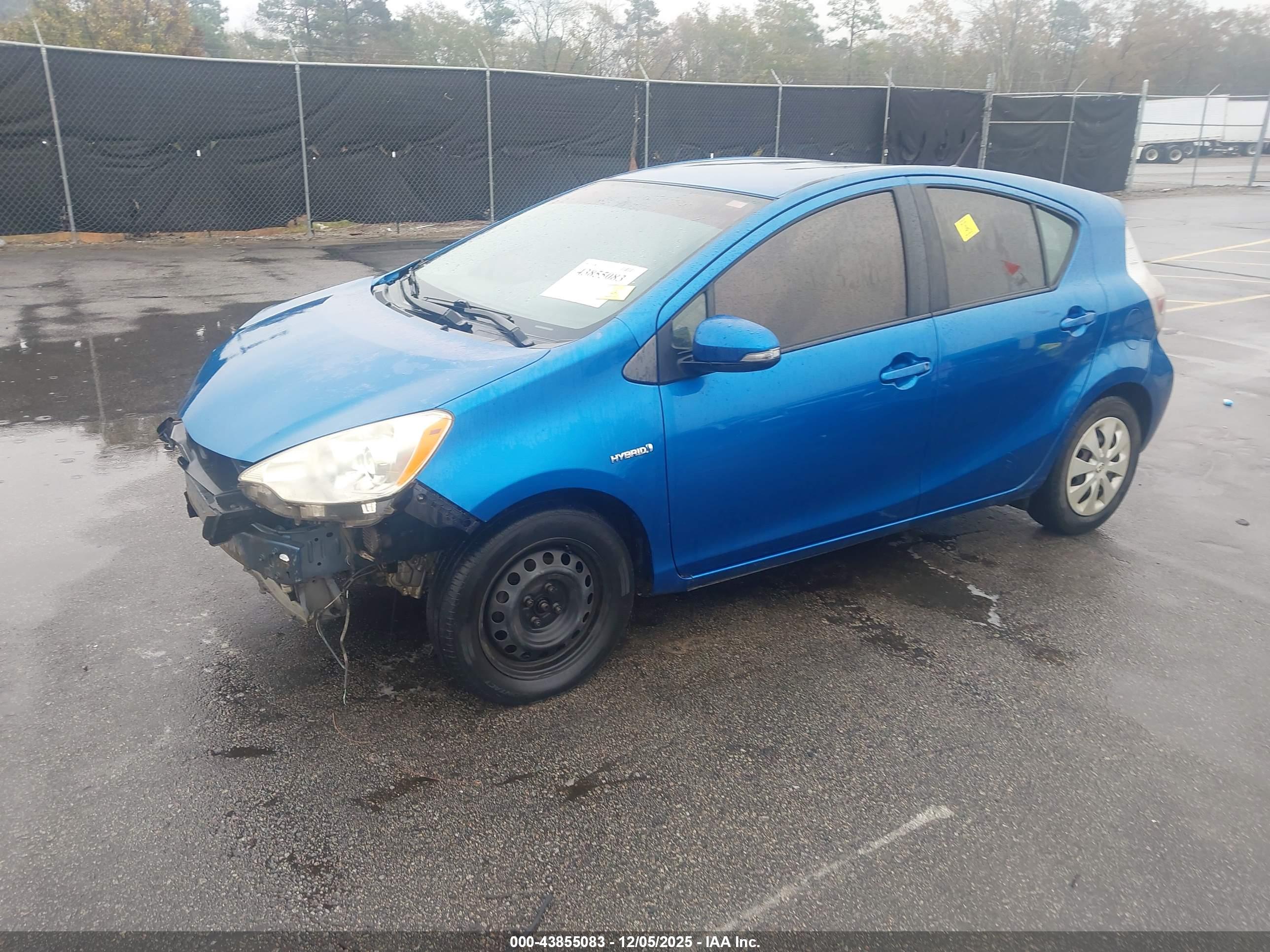 TOYOTA PRIUS image 2