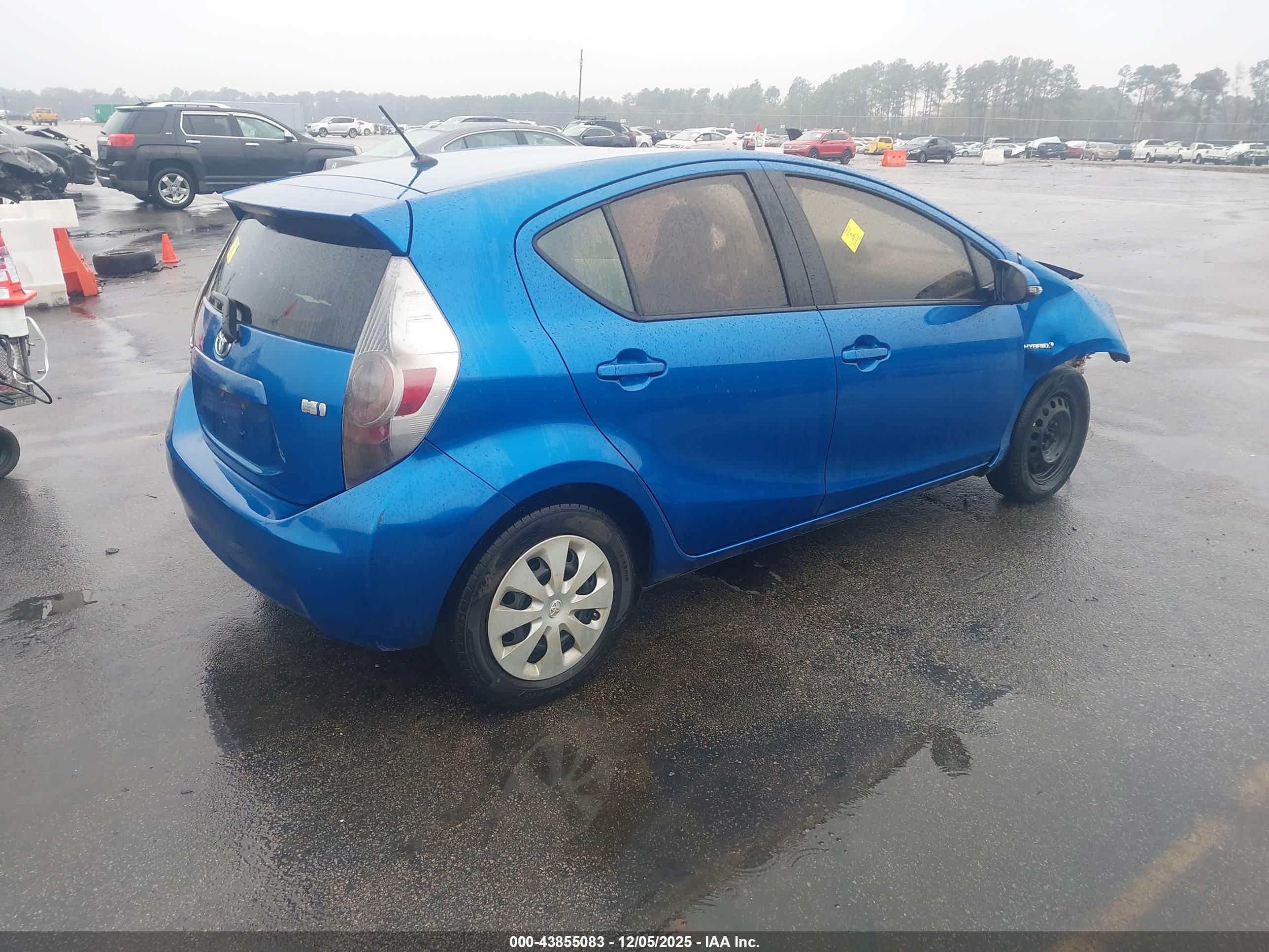 TOYOTA PRIUS image 4
