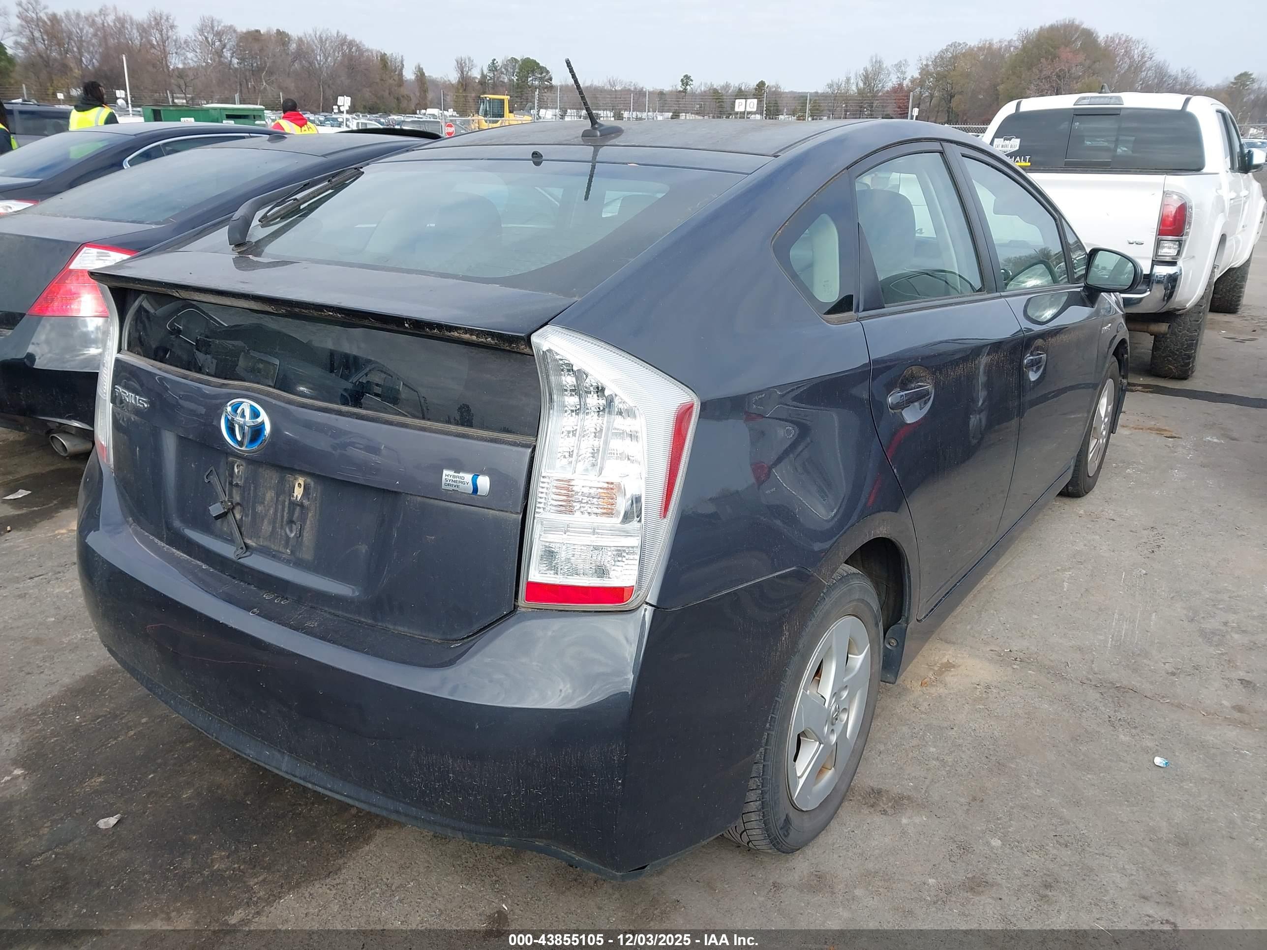 TOYOTA PRIUS image 4