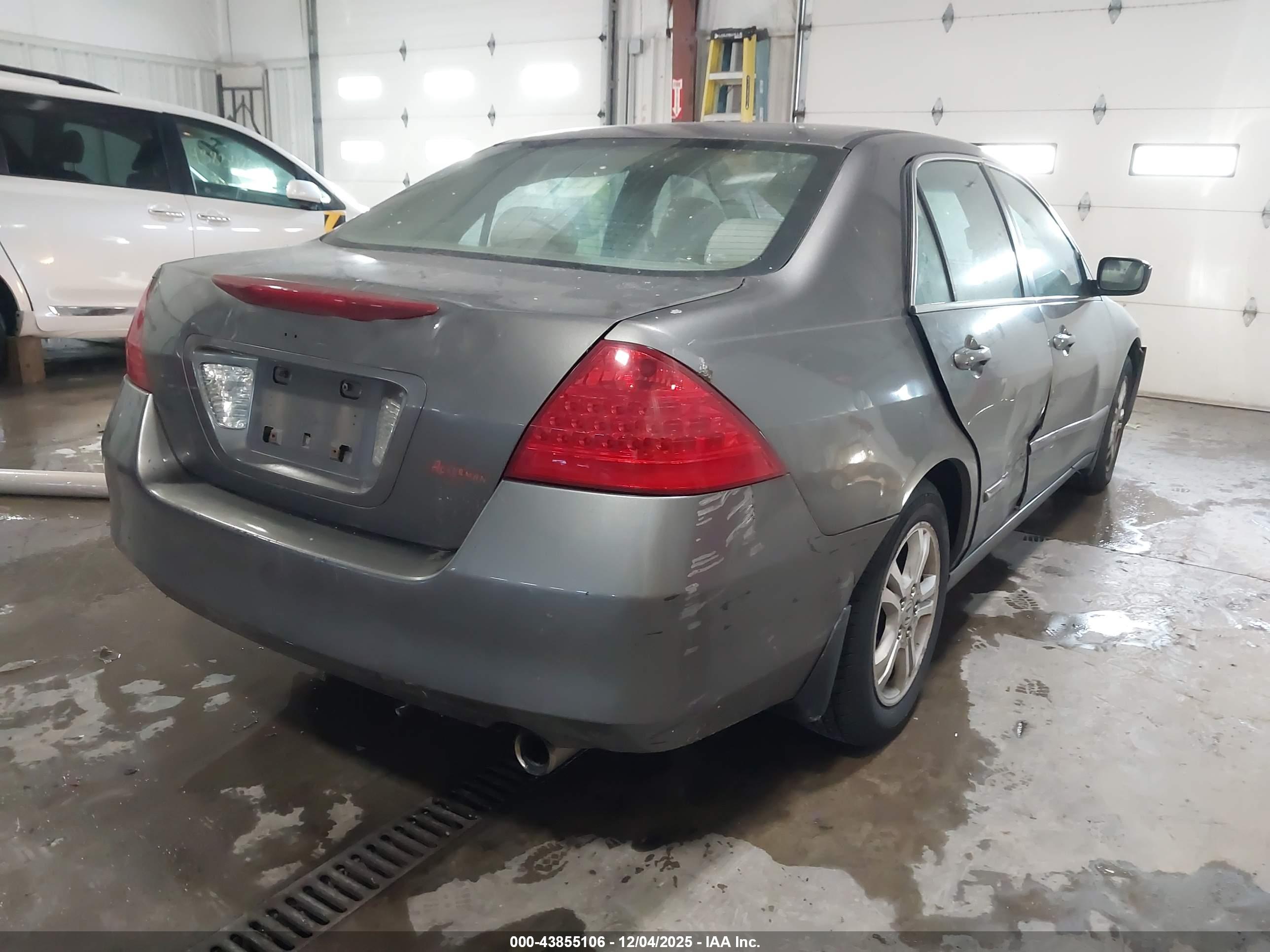 HONDA ACCORD image 4