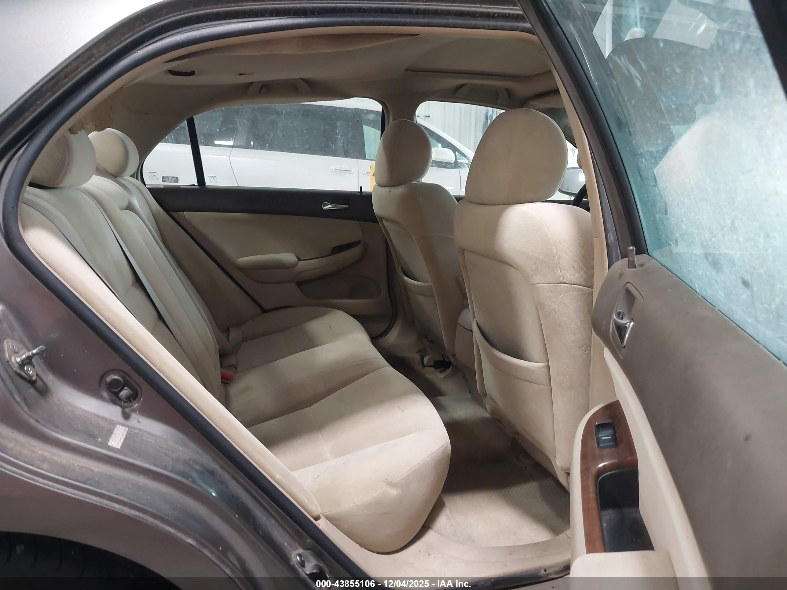 HONDA ACCORD image 8