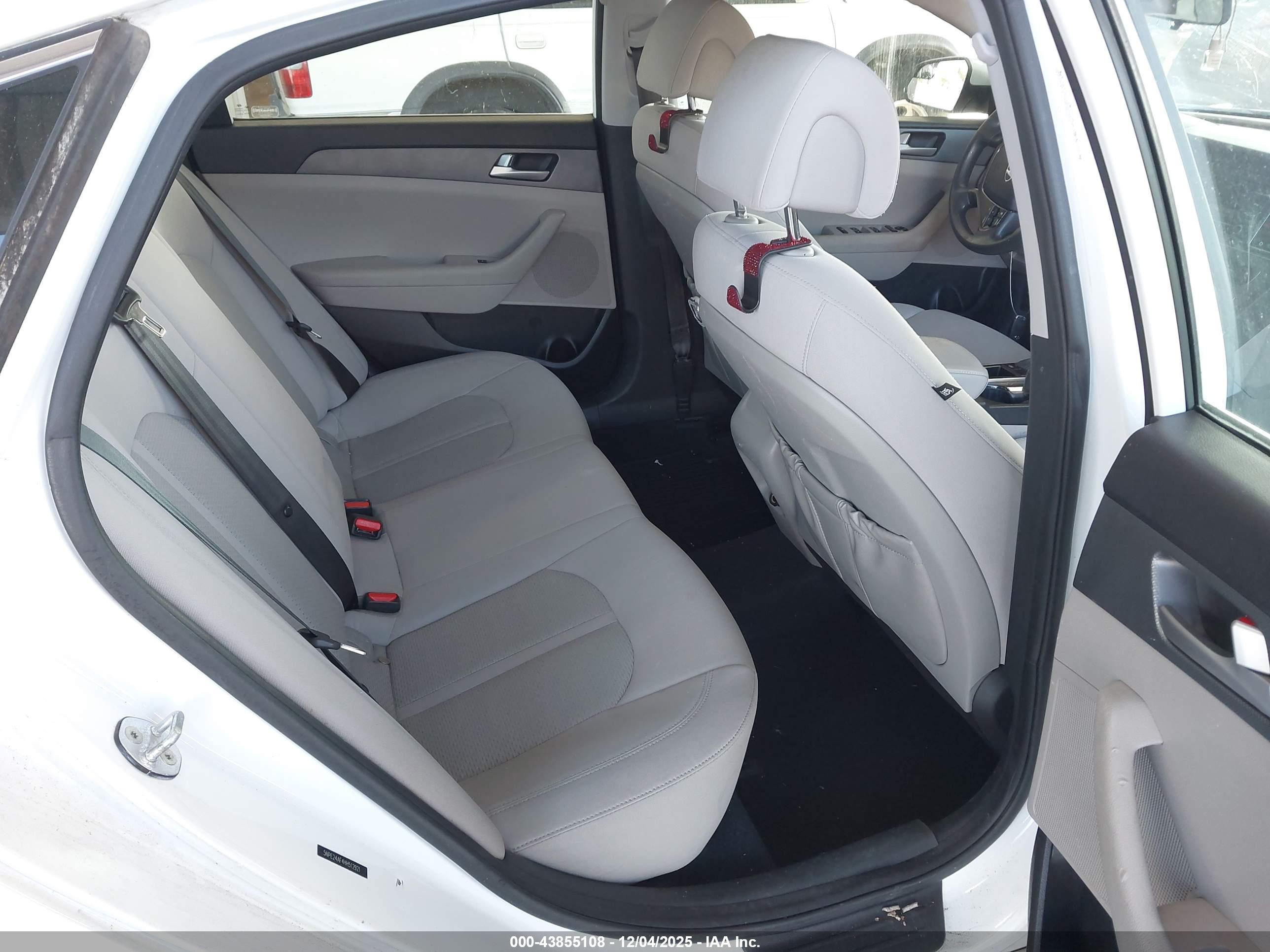 HYUNDAI SONATA image 8