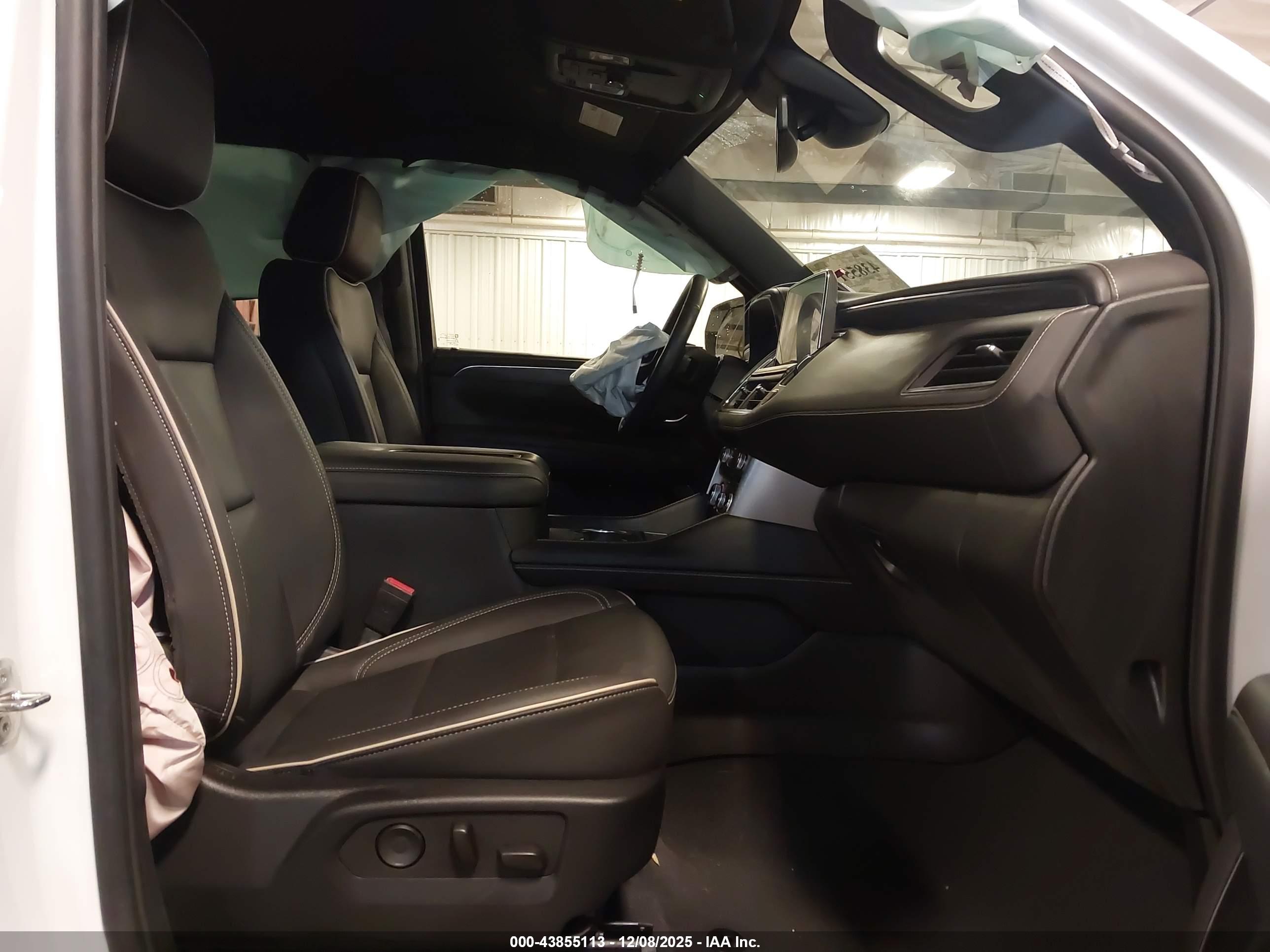 GMC YUKON image 5