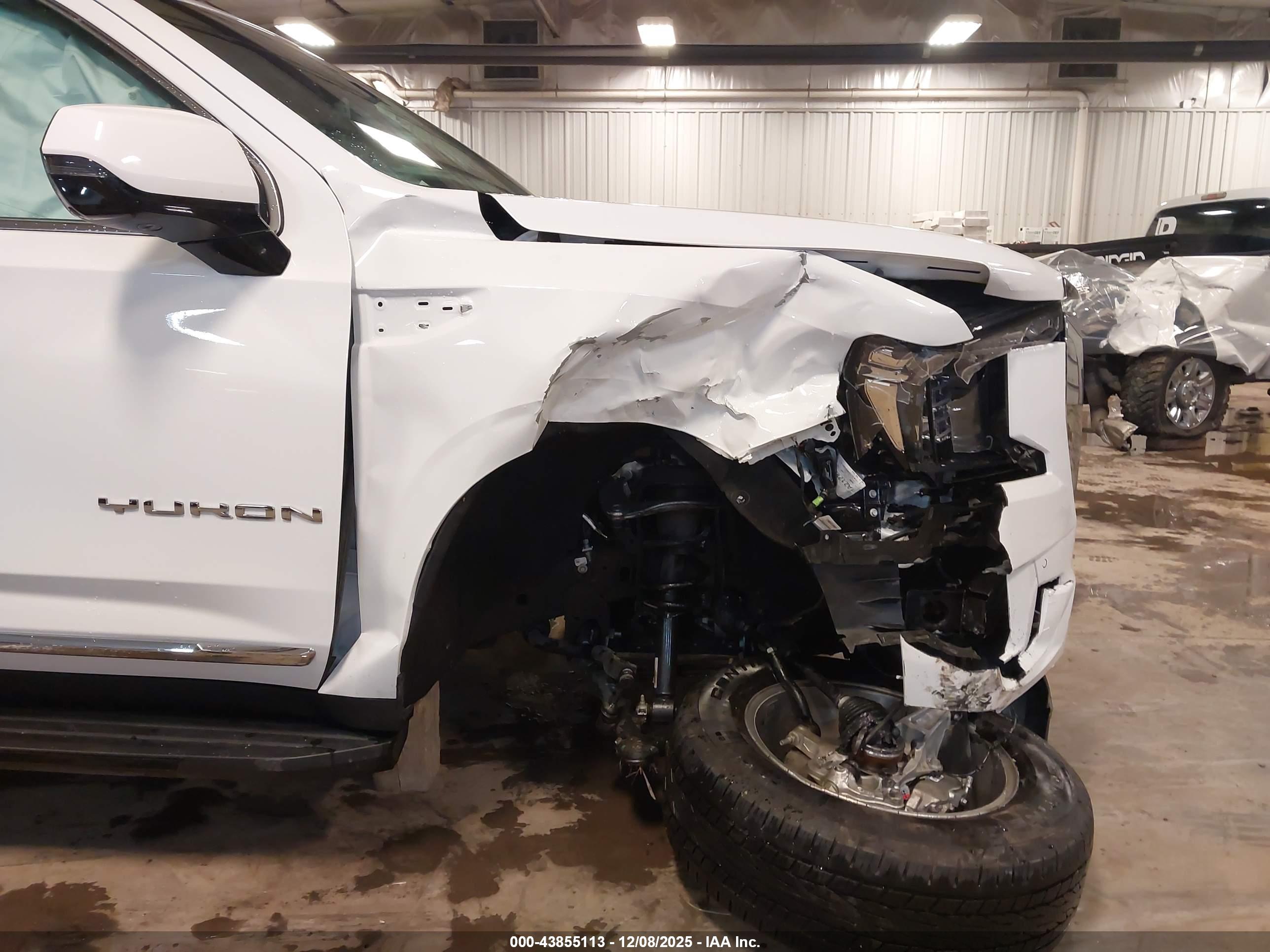 GMC YUKON image 6