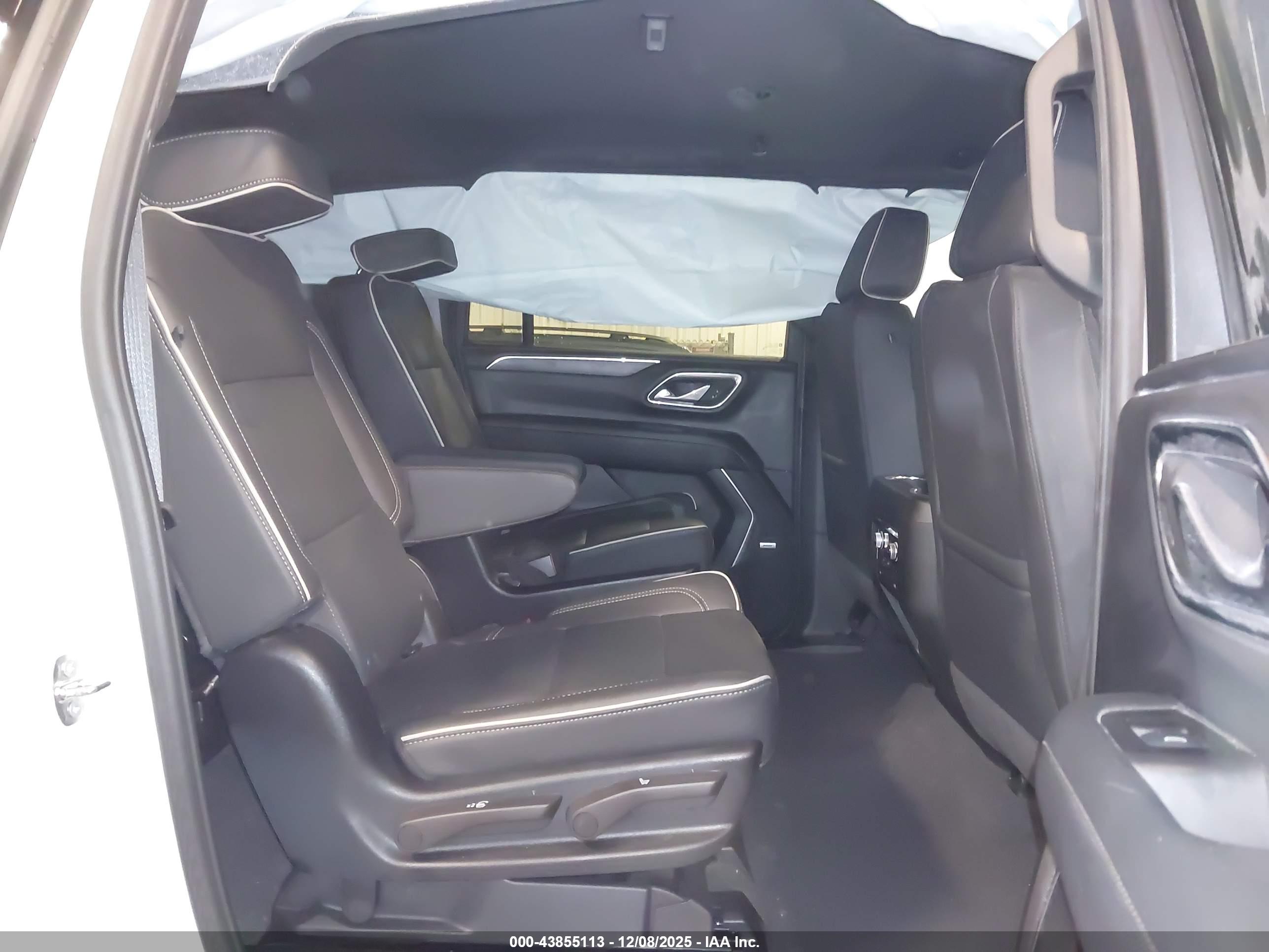 GMC YUKON image 8