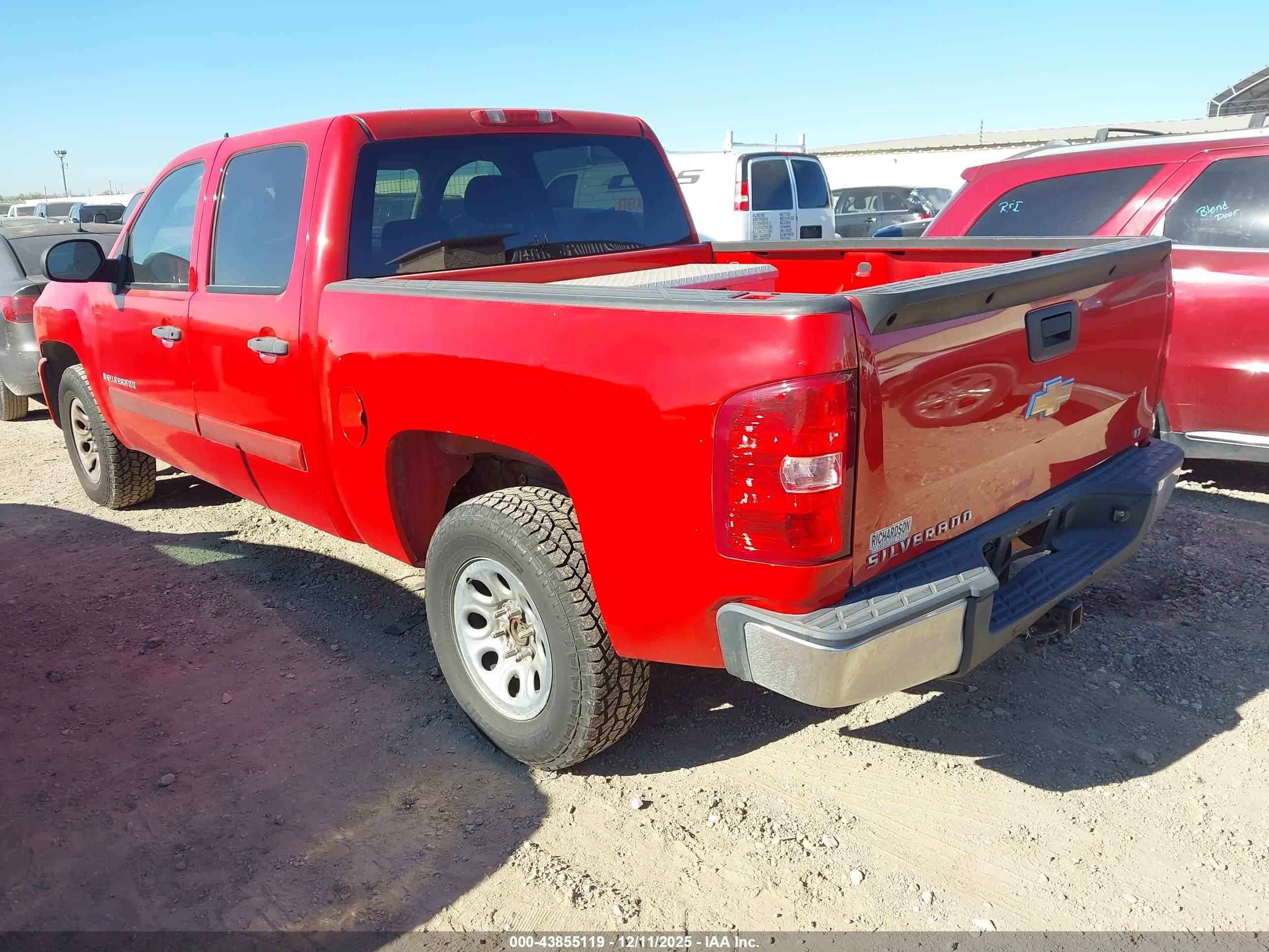 CHEVROLET SILVERADO image 3