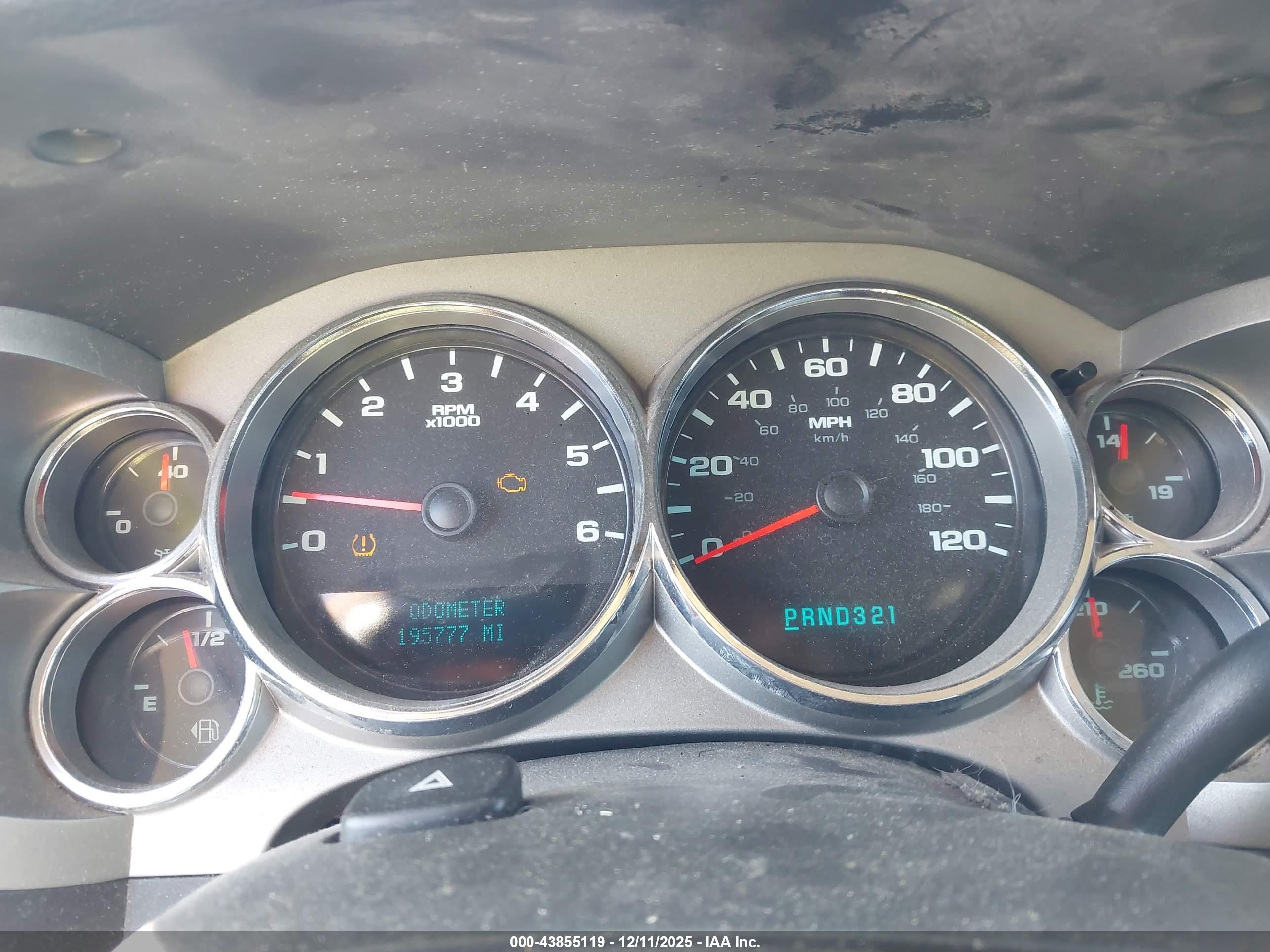 CHEVROLET SILVERADO image 7