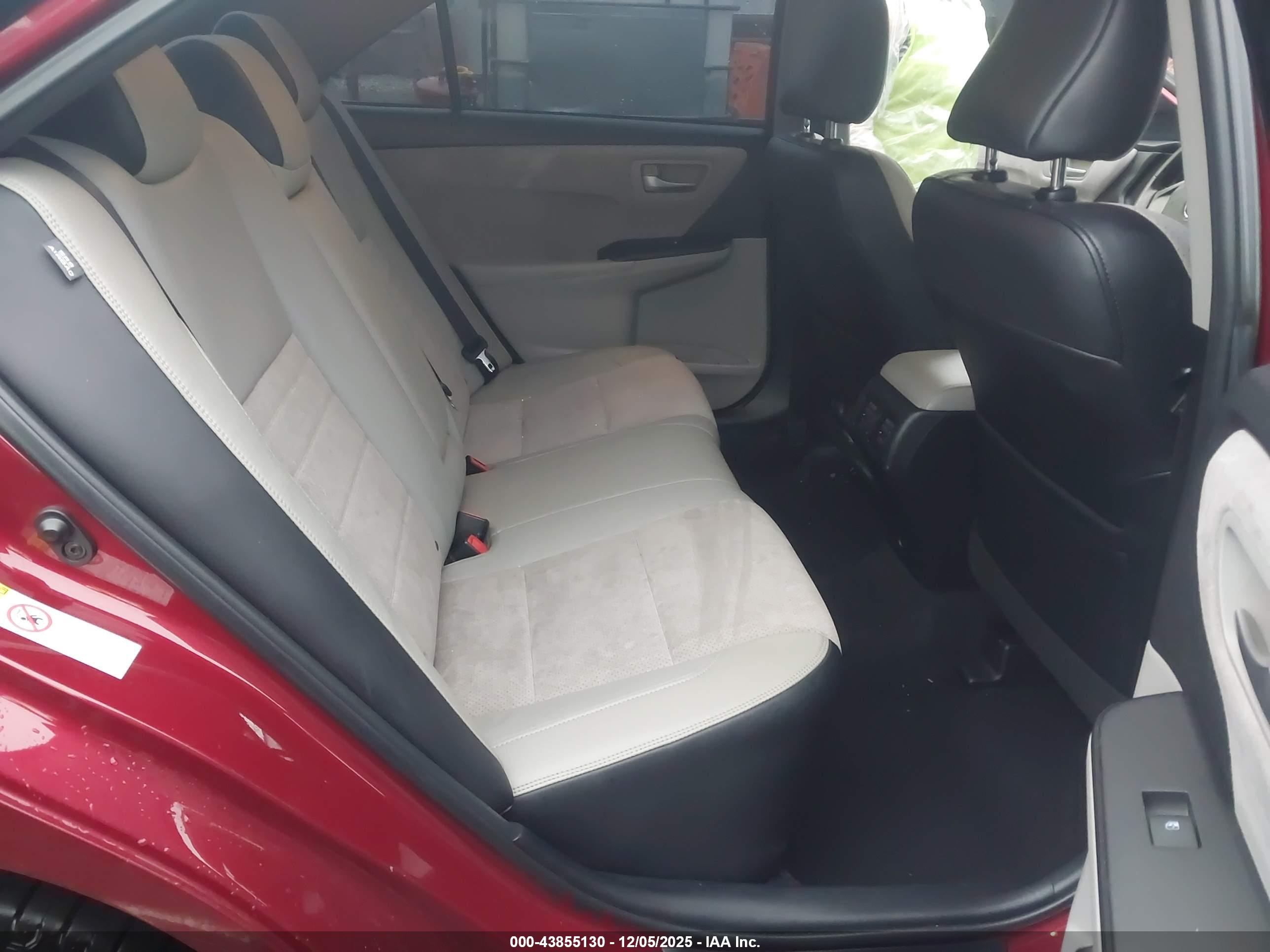 TOYOTA CAMRY image 8