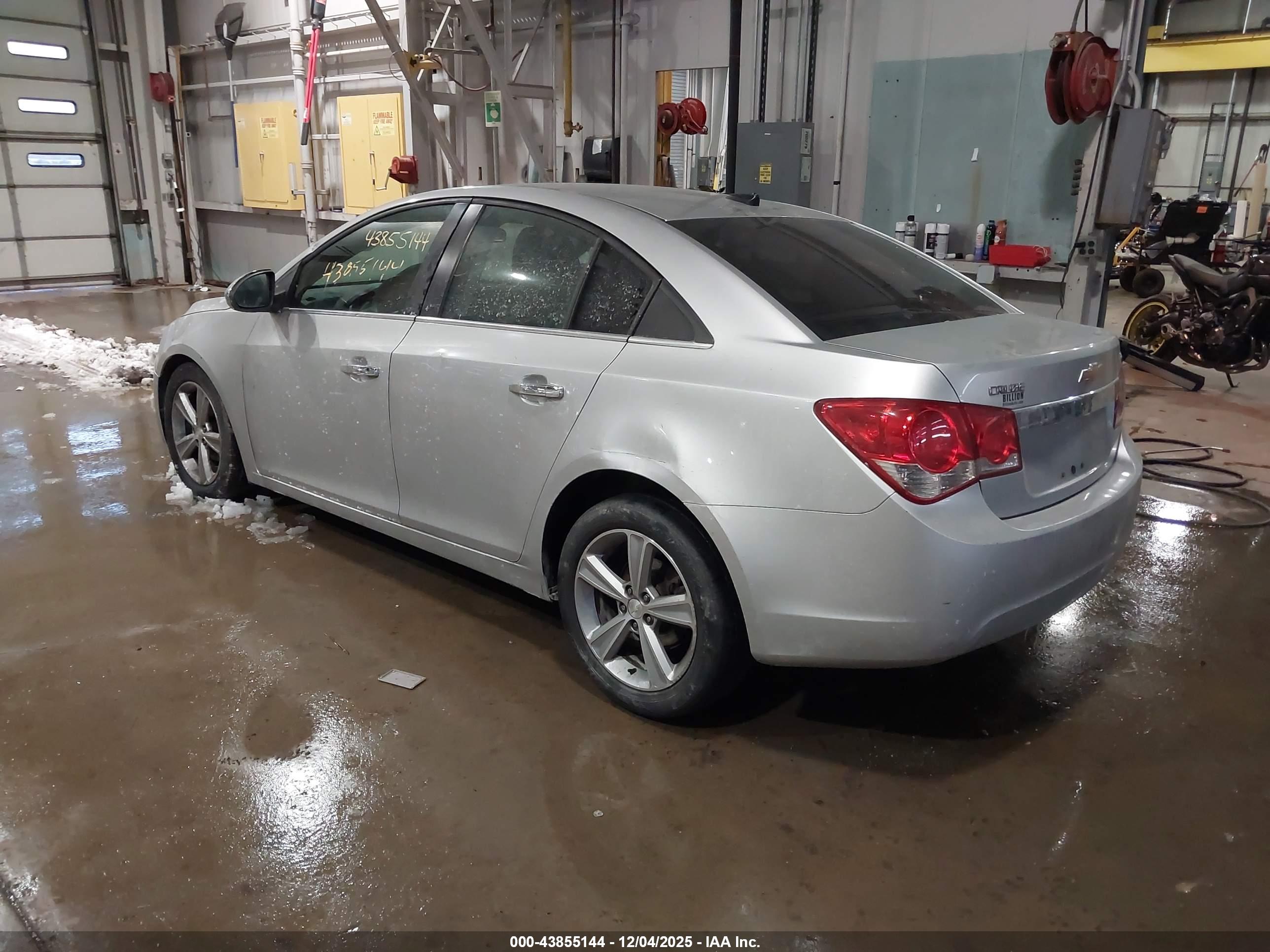 CHEVROLET CRUZE image 3