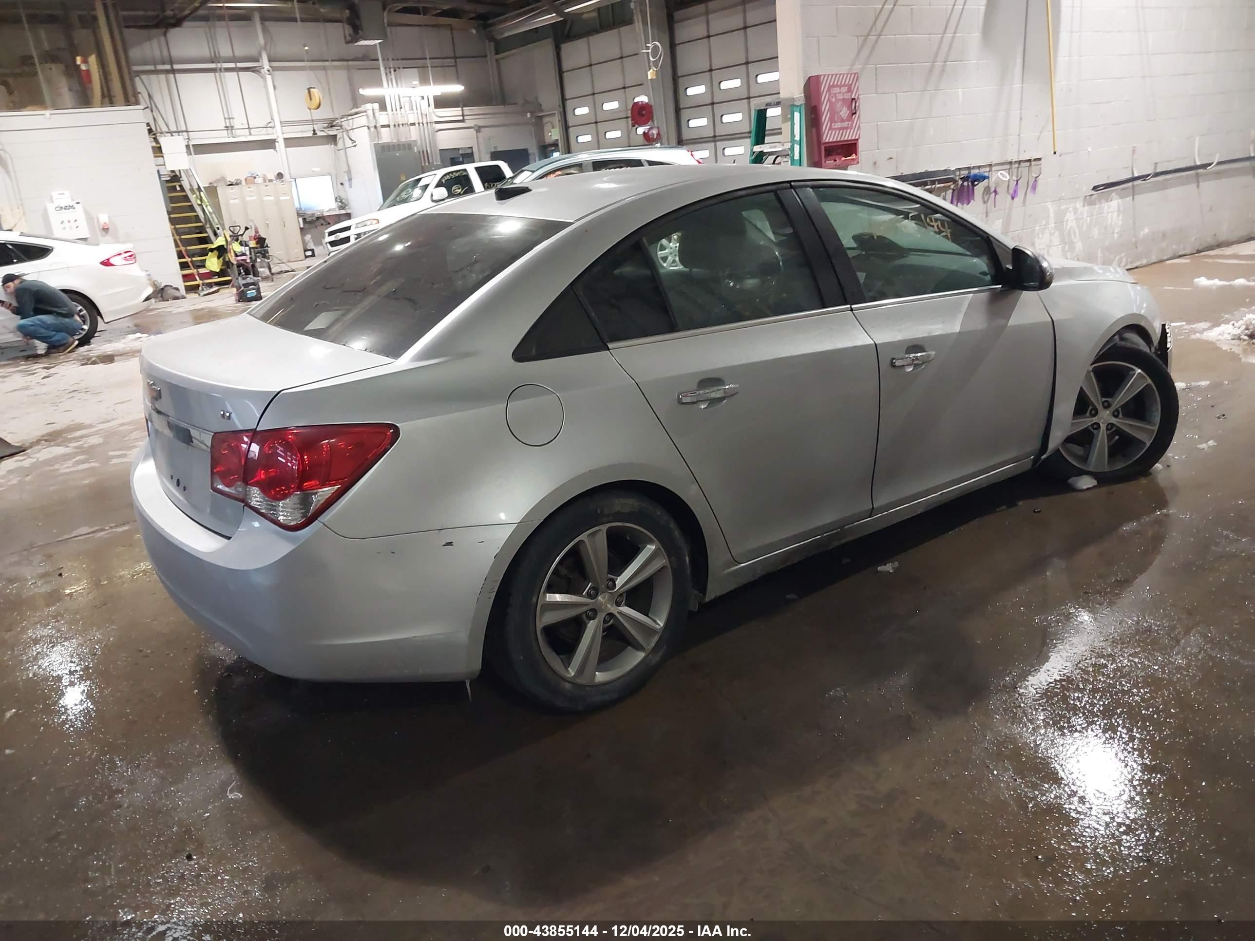 CHEVROLET CRUZE image 4