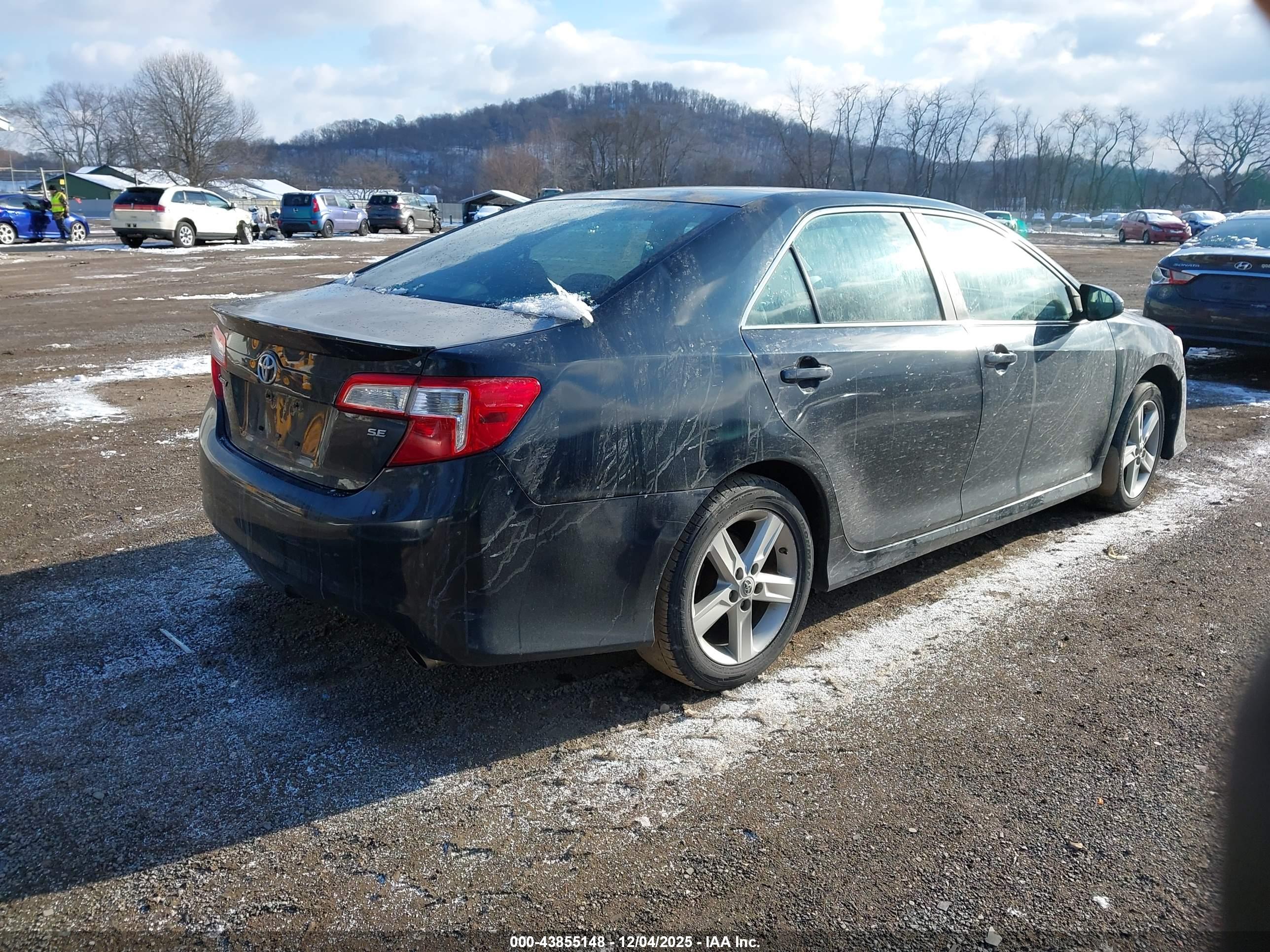 TOYOTA CAMRY image 4