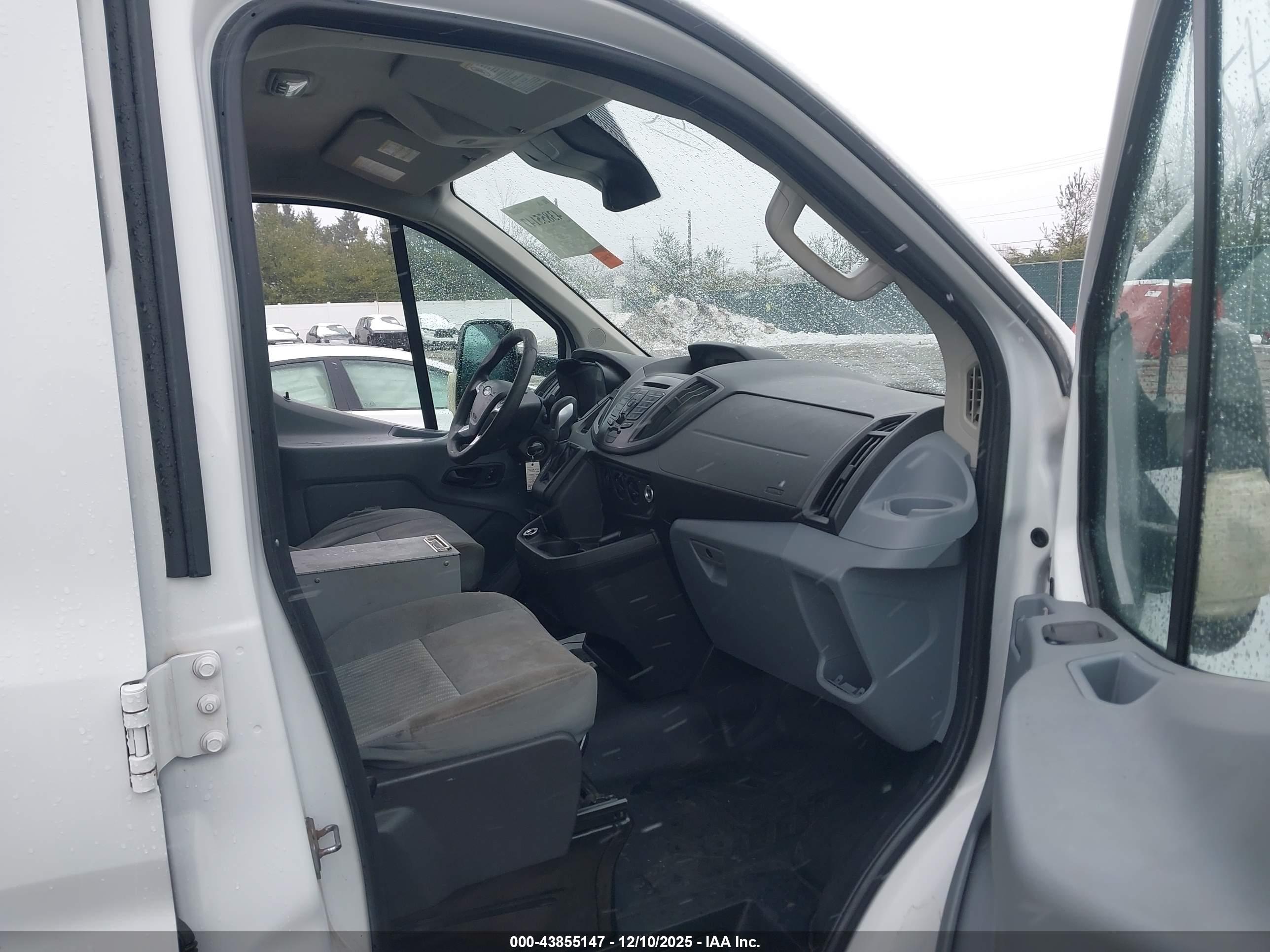 FORD TRANSIT-250 image 5