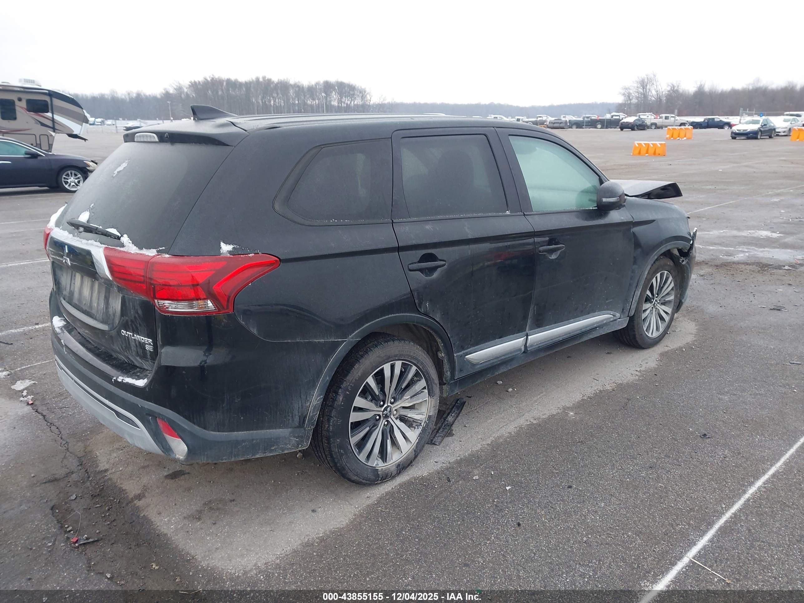 MITSUBISHI OUTLANDER image 4