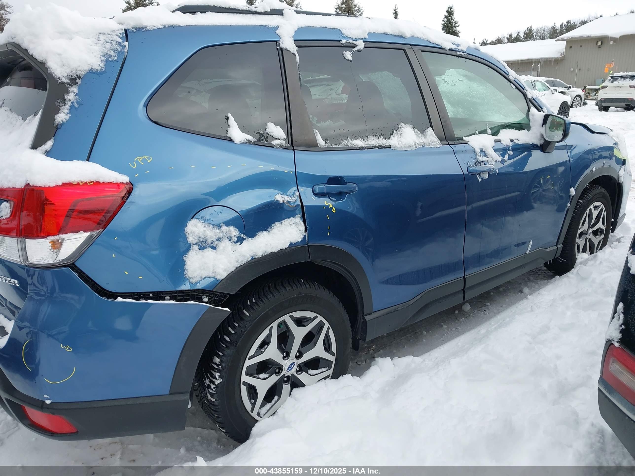 SUBARU FORESTER image 4