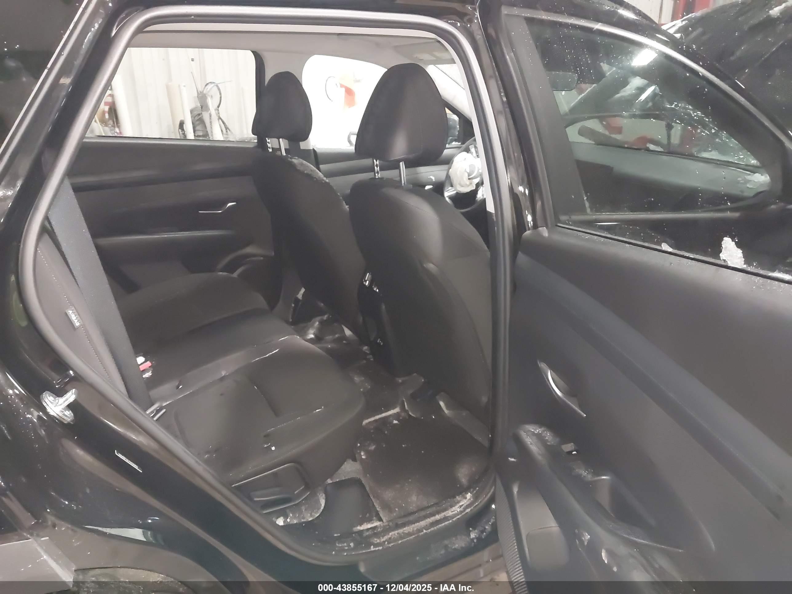 HYUNDAI TUCSON image 8
