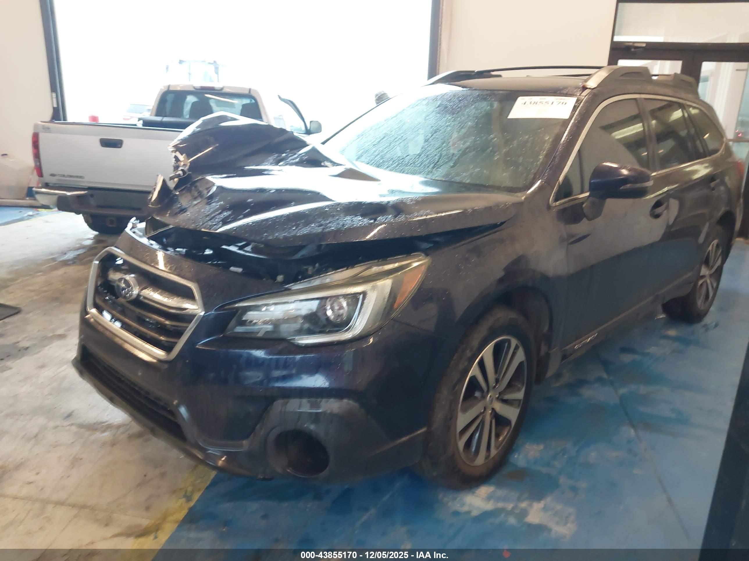 SUBARU OUTBACK image 2