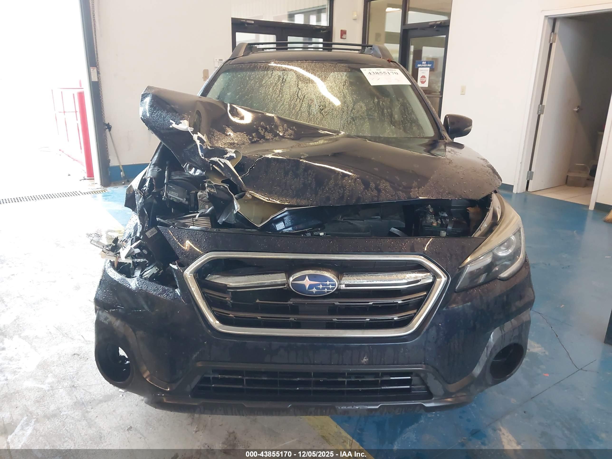 SUBARU OUTBACK image 6