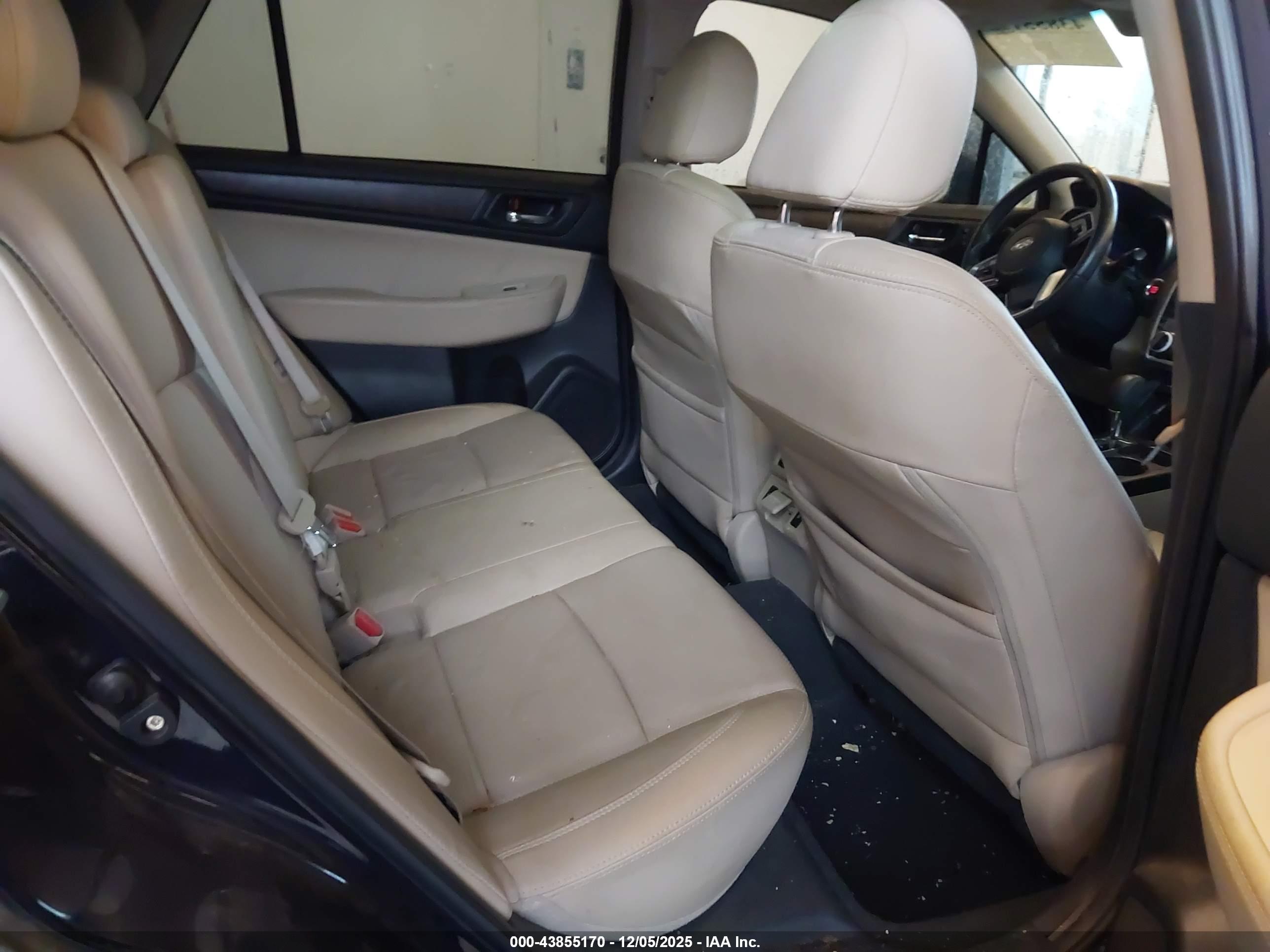SUBARU OUTBACK image 8