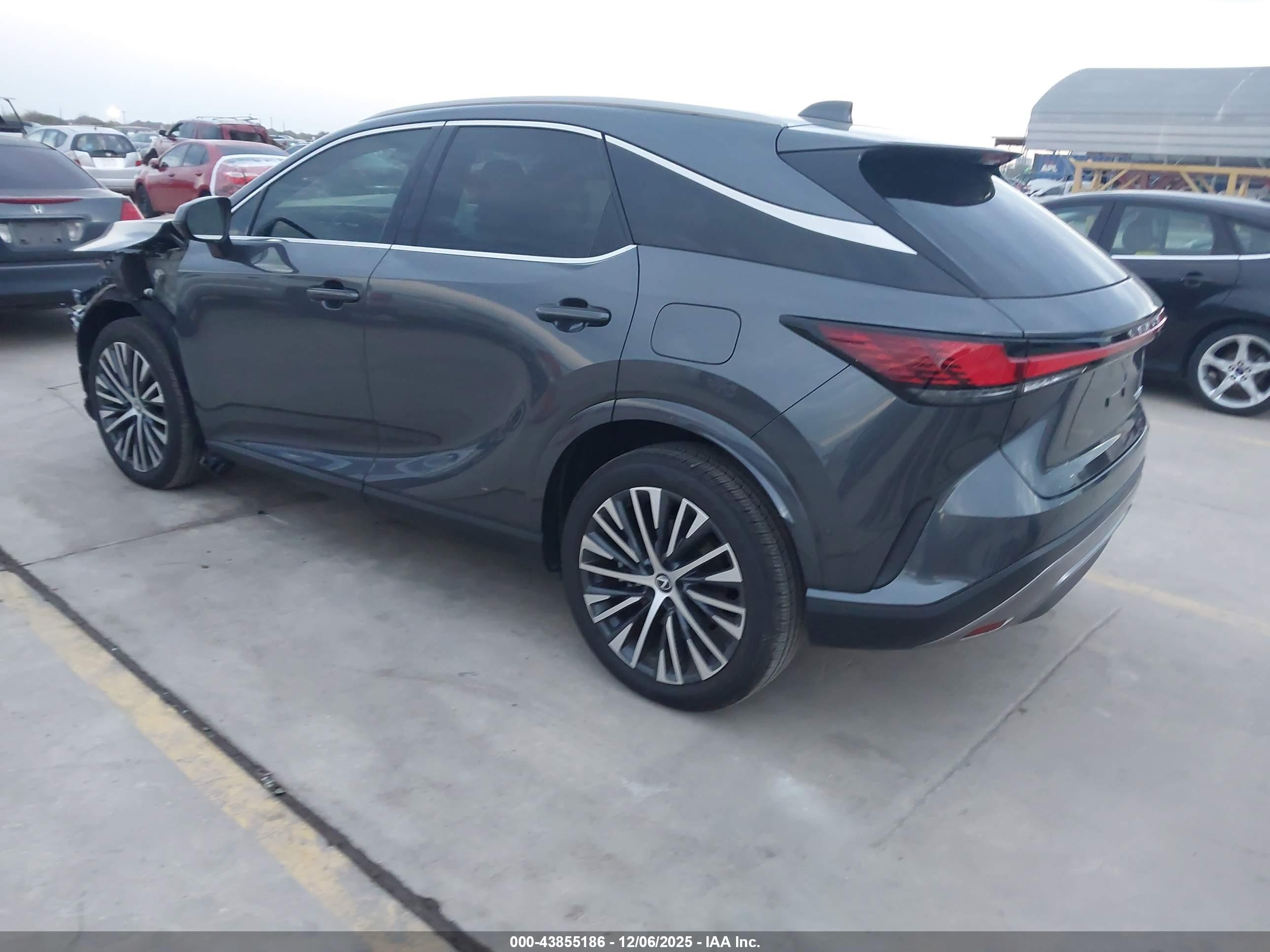 LEXUS RX image 3