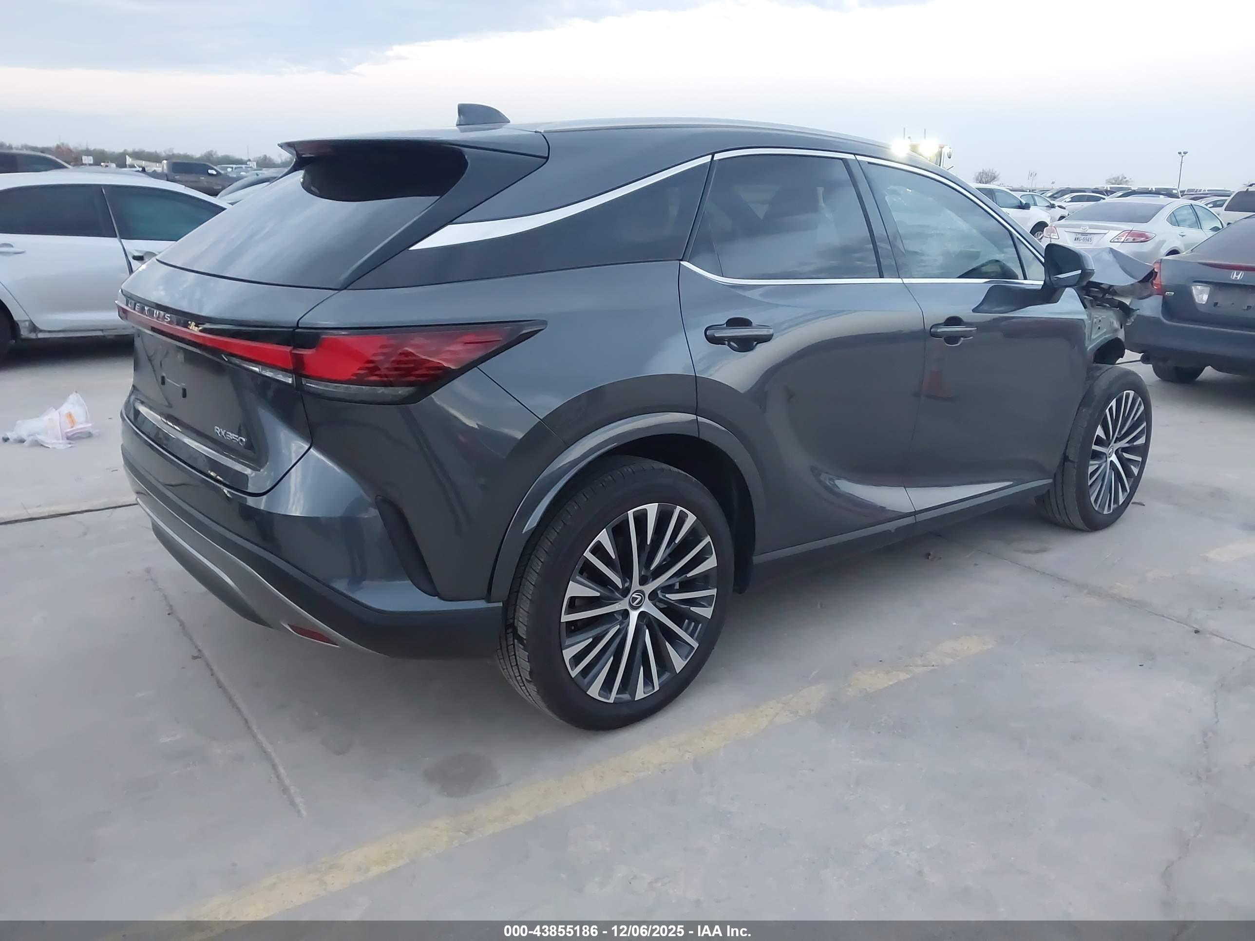 LEXUS RX image 4
