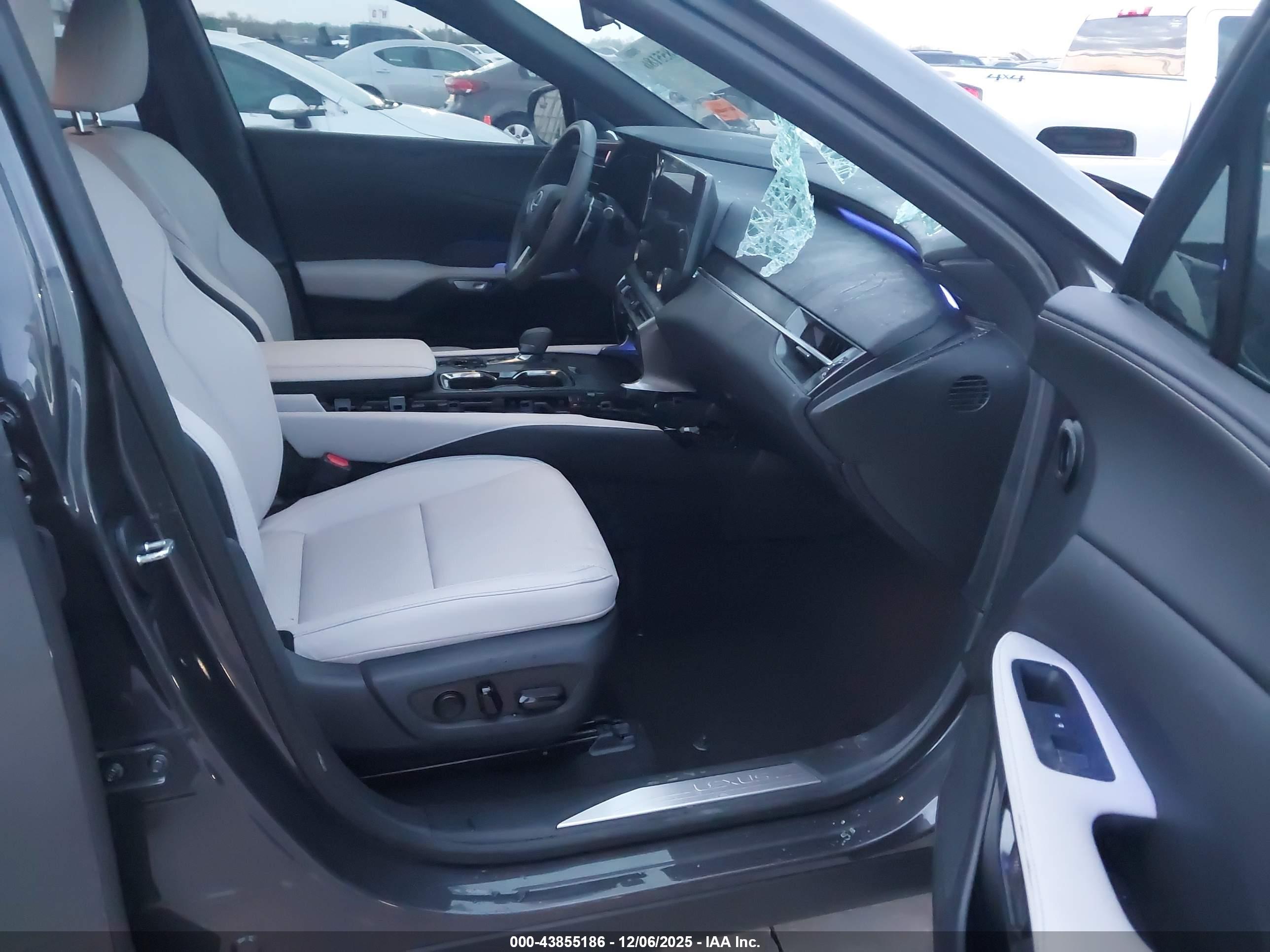 LEXUS RX image 5