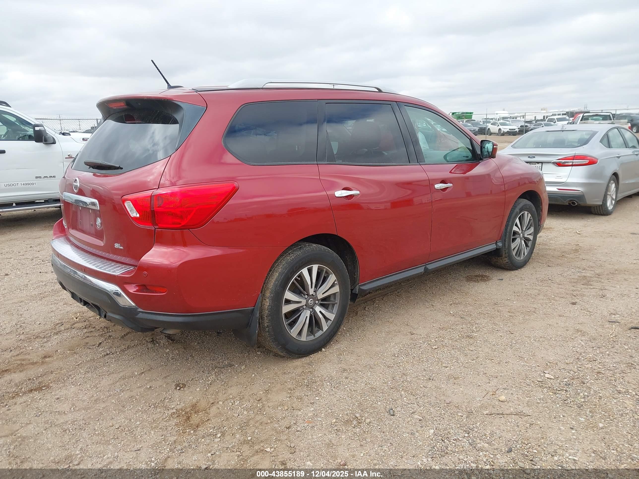 NISSAN PATHFINDER image 4