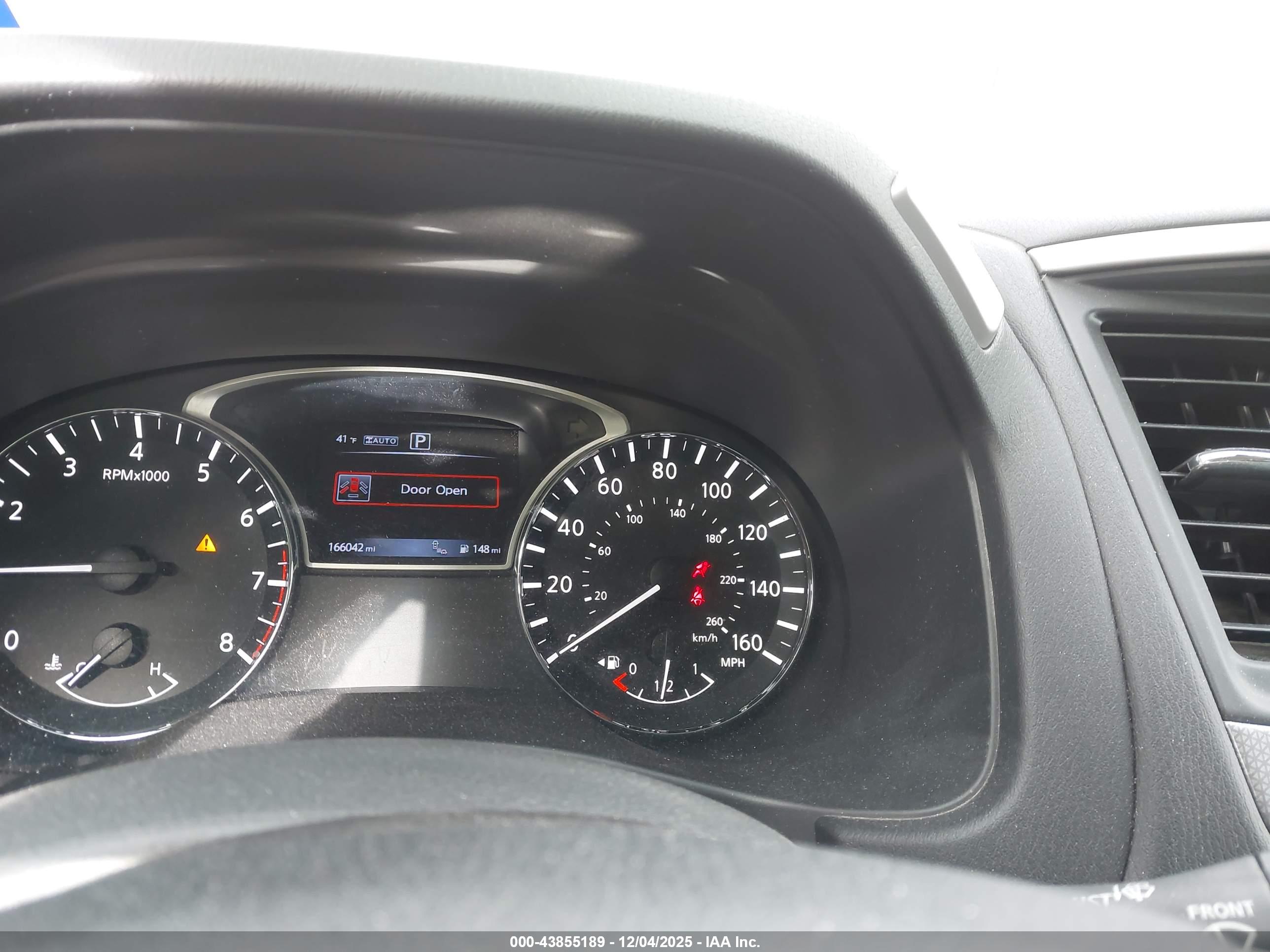 NISSAN PATHFINDER image 7