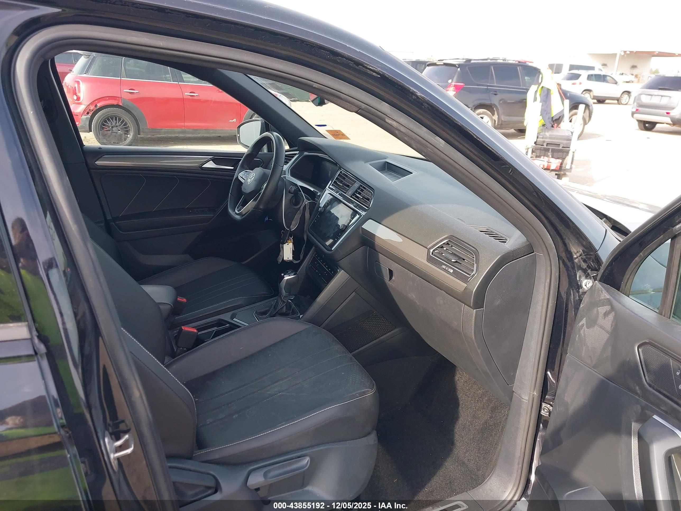 VOLKSWAGEN TIGUAN image 5