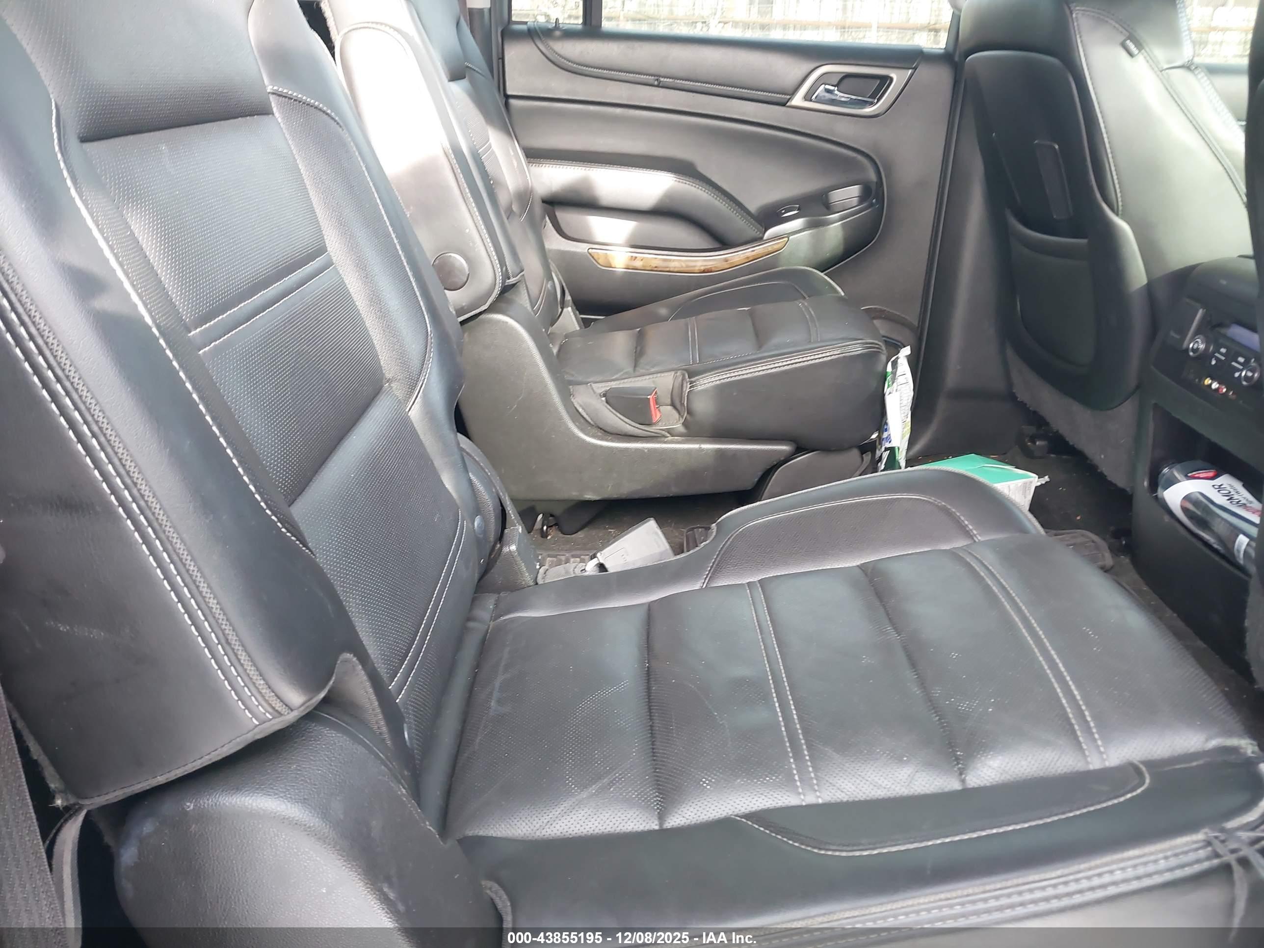 GMC YUKON image 8