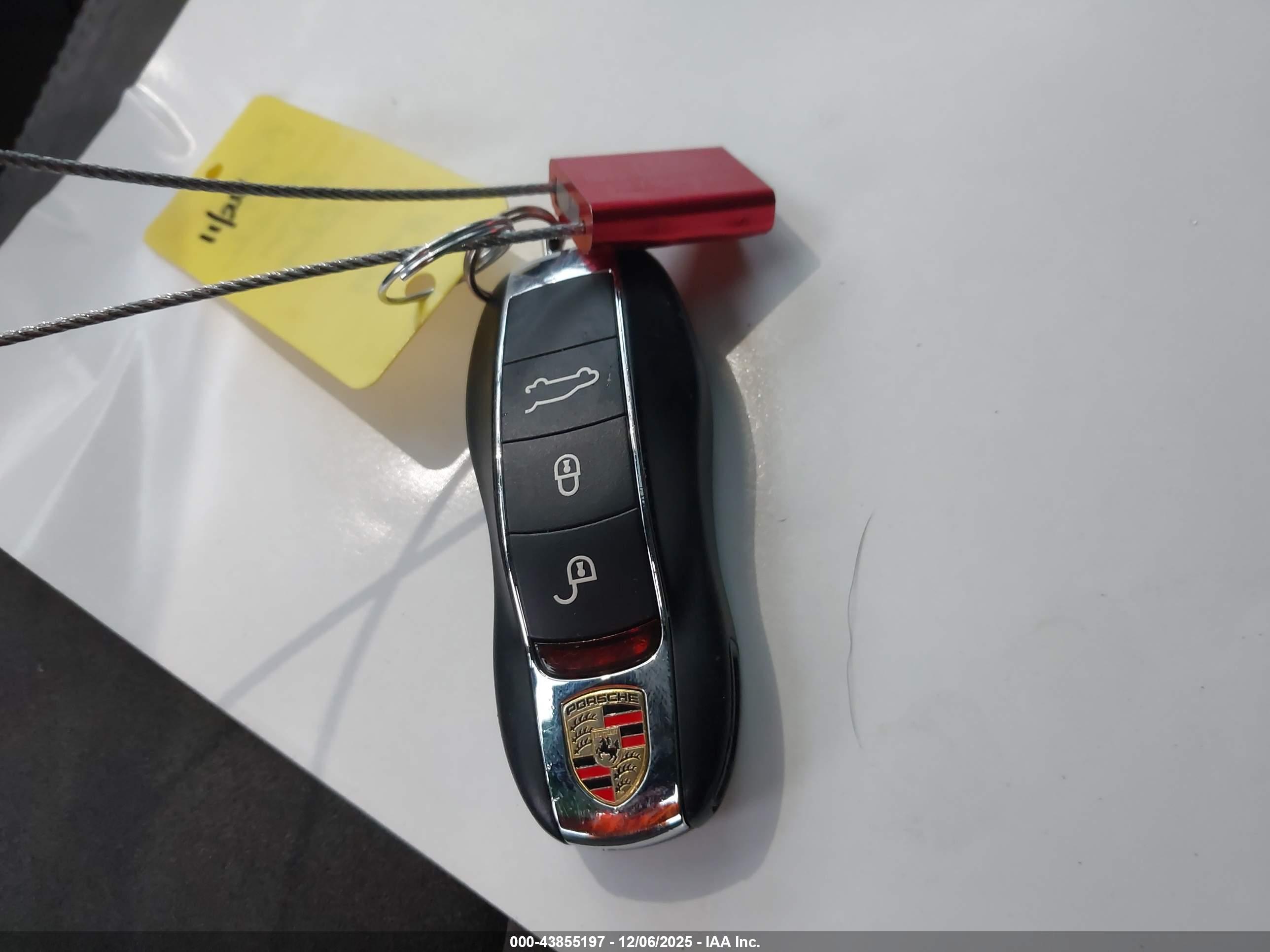 PORSCHE MACAN image 11
