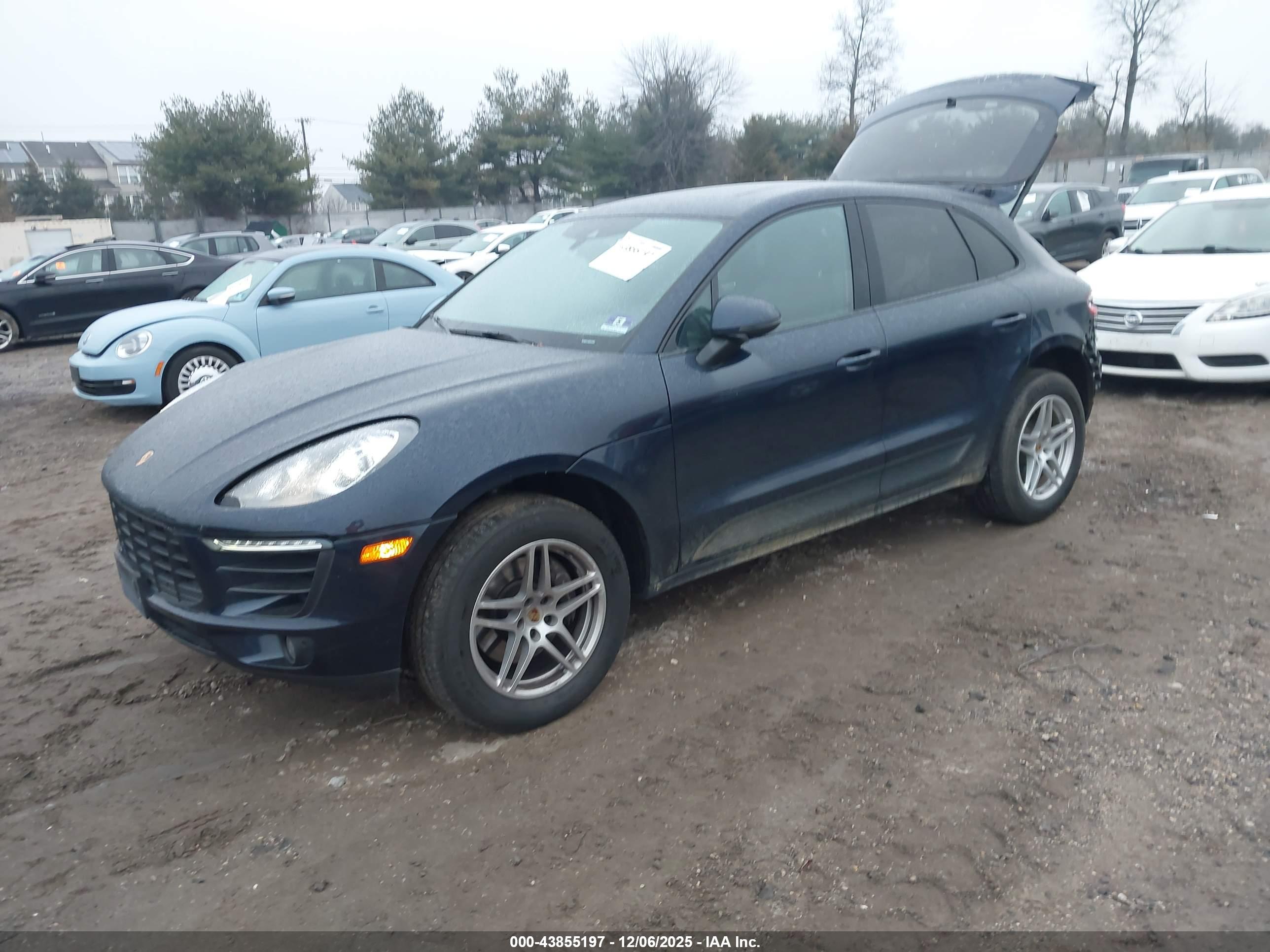 PORSCHE MACAN image 2
